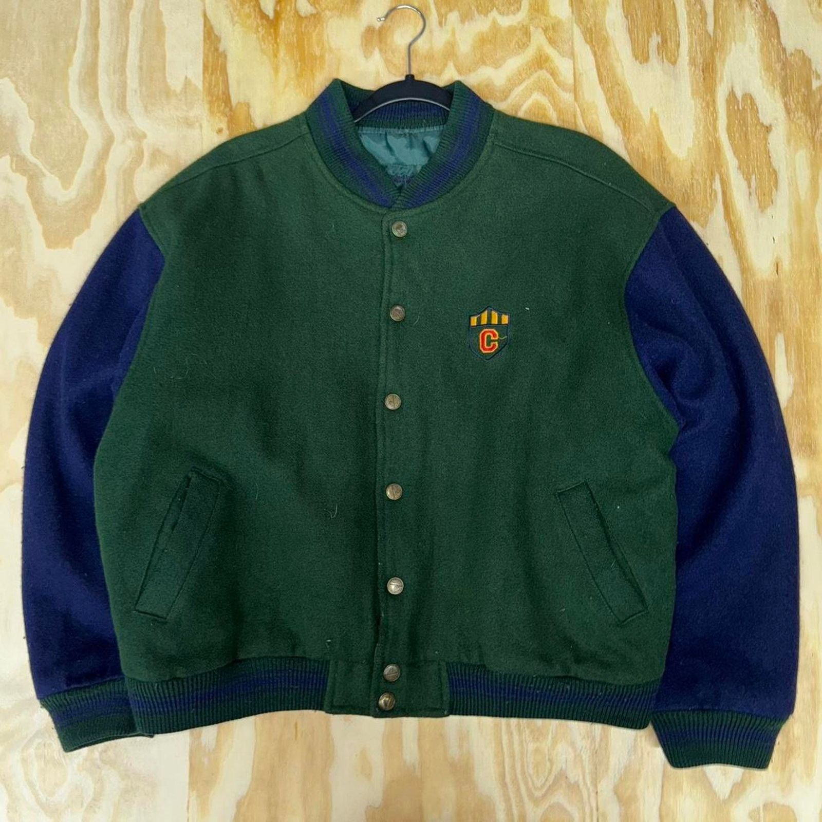 Vintage Vintage y2k essential C crest logo embroidered bomber jacket Size US L / EU 52-54 / 3 - 1 Thumbnail