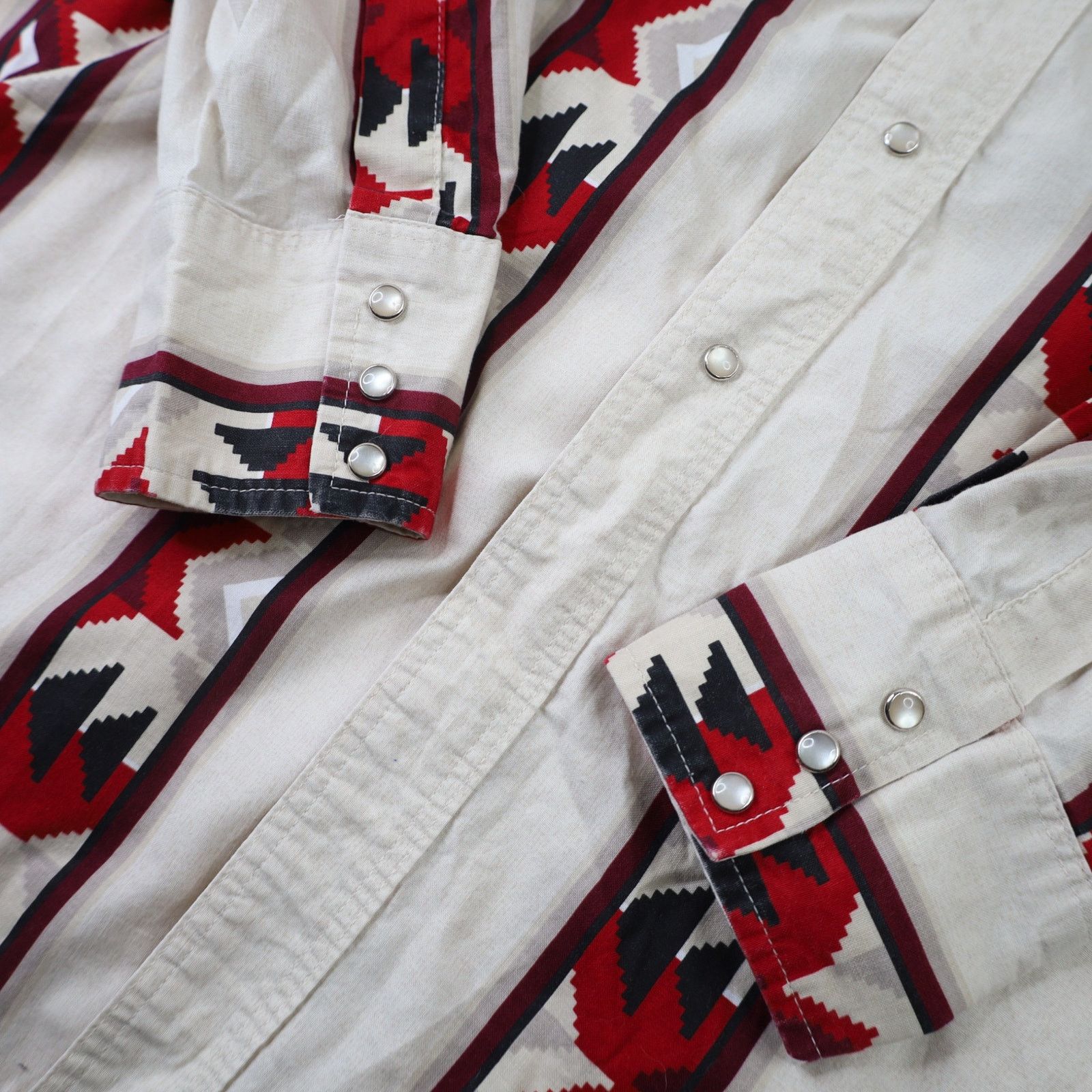 Vintage × Wrangler Vintage Wrangler Aztec Pearl Snap Down Southwestern Shirt Size US XXL / EU 58 / 5 - 4 Thumbnail