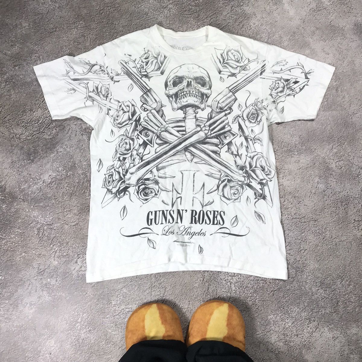 Vintage Vintage 90s Guns N Roses Graphic Tee Band Tee Grunge Faded L Size US L / EU 52-54 / 3 - 1 Thumbnail