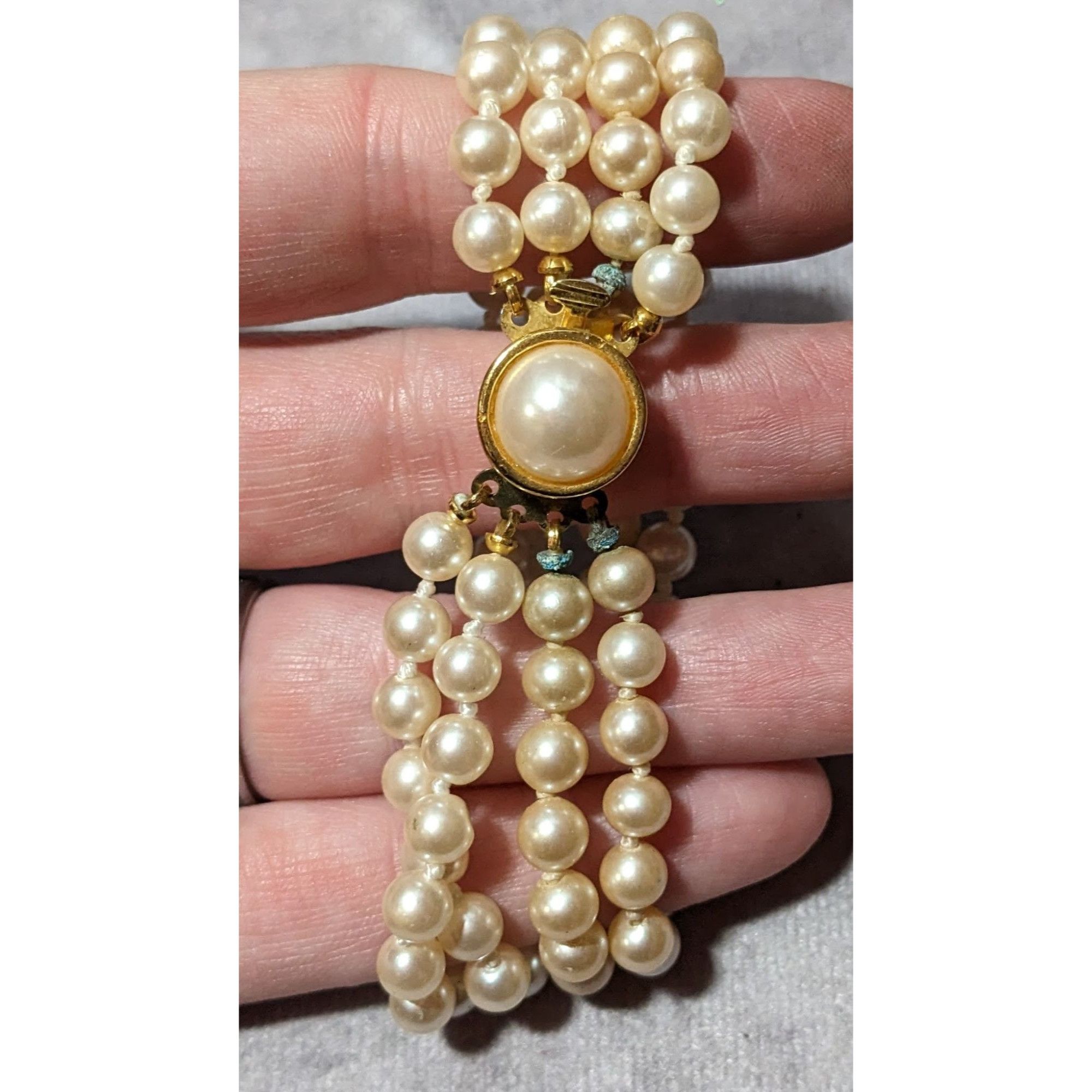 Other Vintage Faux Pearl Multistrand Faux Pearl Bracelet Size ONE SIZE - 7 Thumbnail