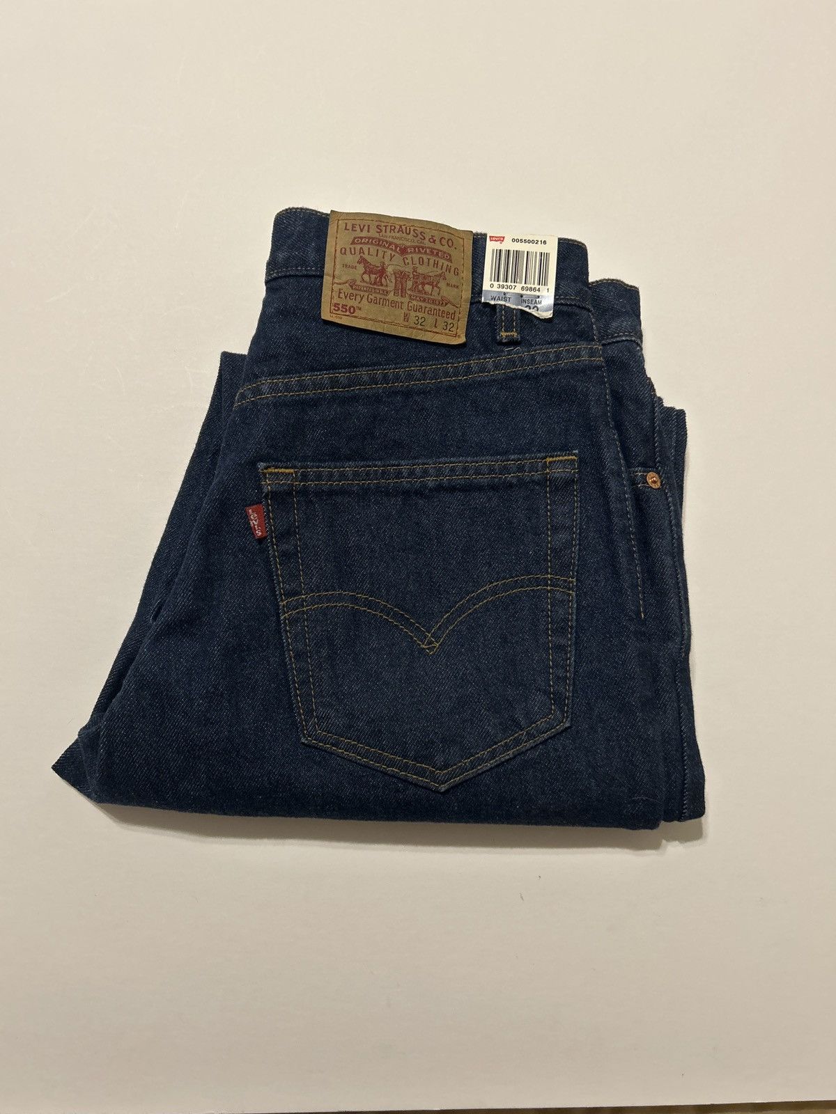 VTG Deadstock 90s Levi’s Dark Wash Relaxed Fit Denim Jeans