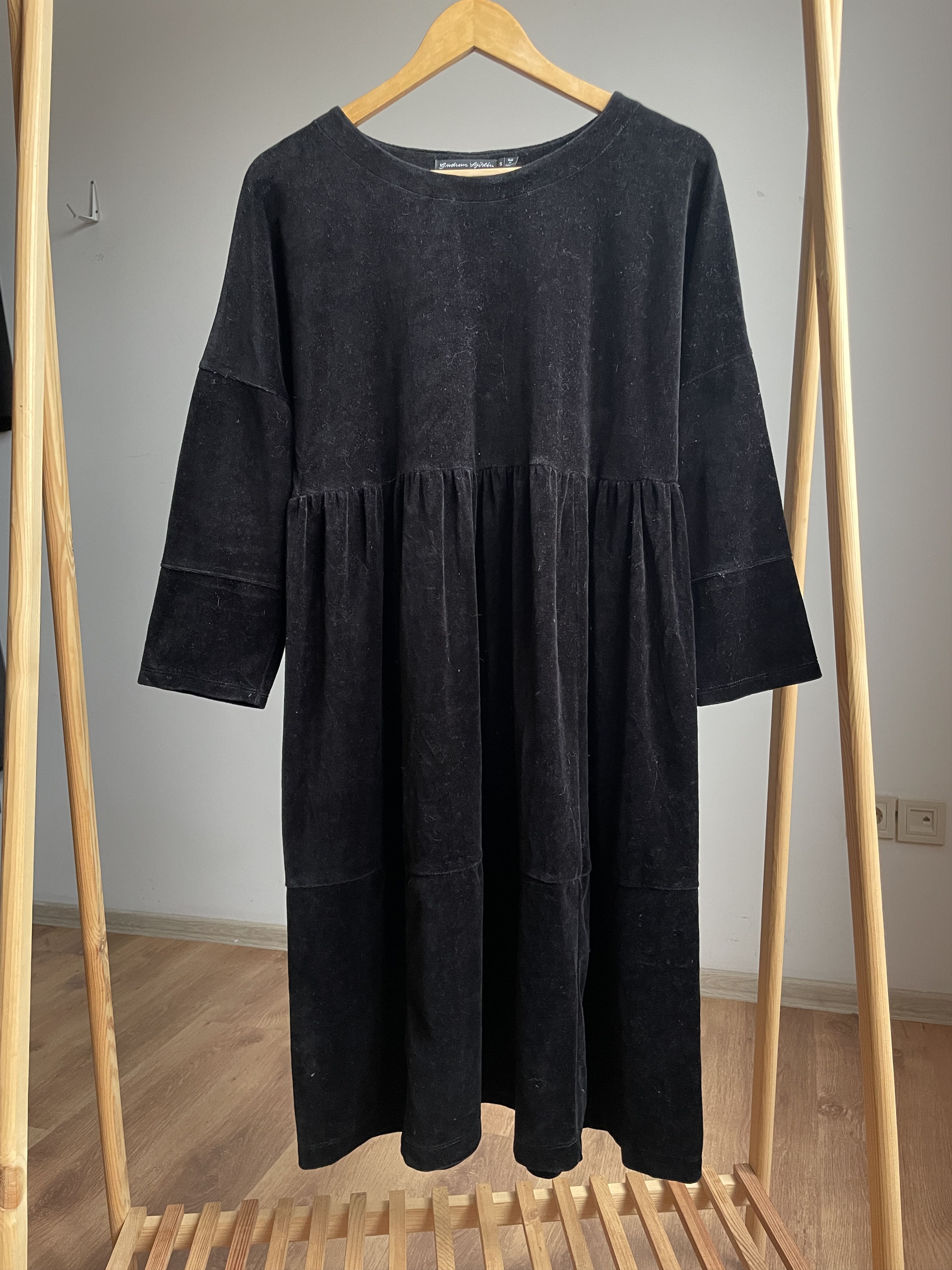 Gudrun Sjoden Gudrun Sjoden Velvet Victorian Style Midi Dress Size S Size S / US 4 / IT 40 - 1 Thumbnail