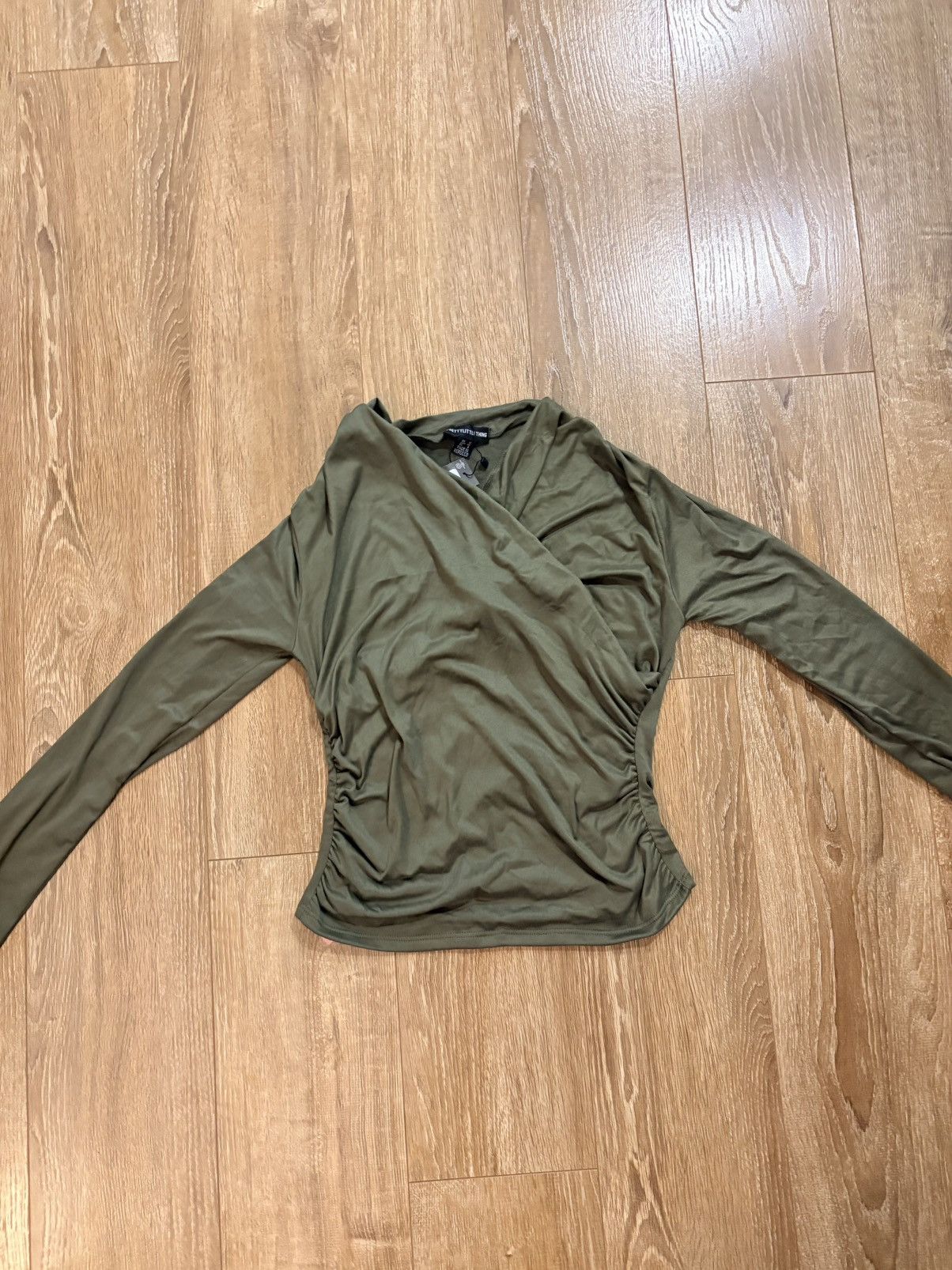 PrettyLittleThing Olive Soft Touch Ruched Front Detail Long Sleeve Top Size M / US 6-8 / IT 42-44 - 1 Thumbnail