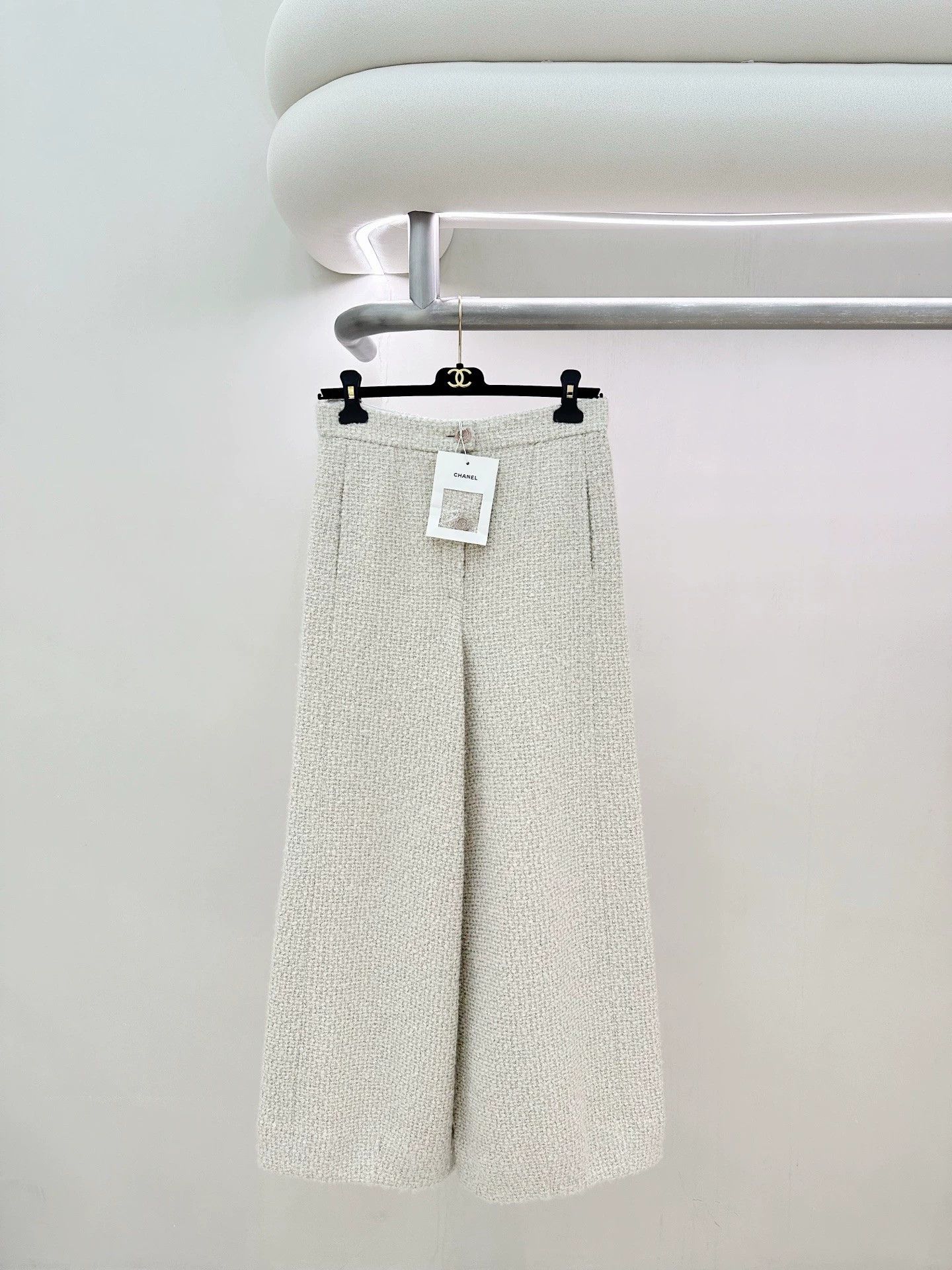 Chanel Chanel Ivory Tweed Trousers 38 Size 27" / US 4 / IT 40 - 1 Thumbnail