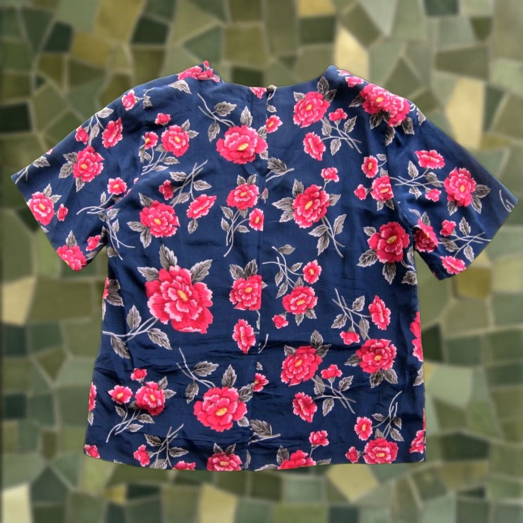 Vintage VINTAGE Essential Elements Blouse Shirt Womens M-L Pink Silk Floral Short Sleeve Rounded Neck Blouse 100% Silk Rose Pattern Vintage Size M / US 6-8 / IT 42-44 - 1 Thumbnail