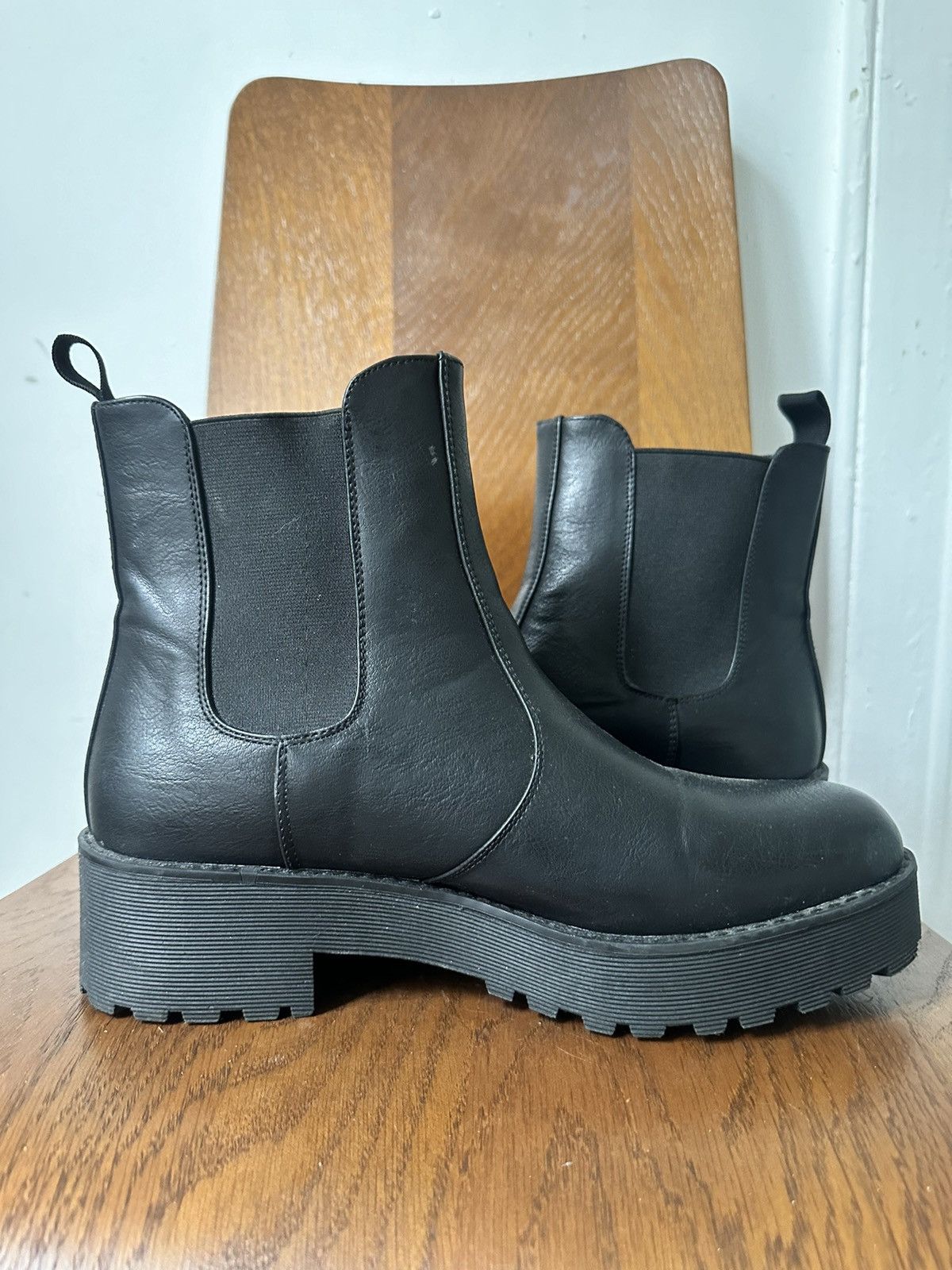 Le Grande Bleu (L.G.B.) × Tornado Mart SEND OFFERS‼️ Heeled Chelsea Boots Size US 8.5 / EU 41-42 - 3 Thumbnail