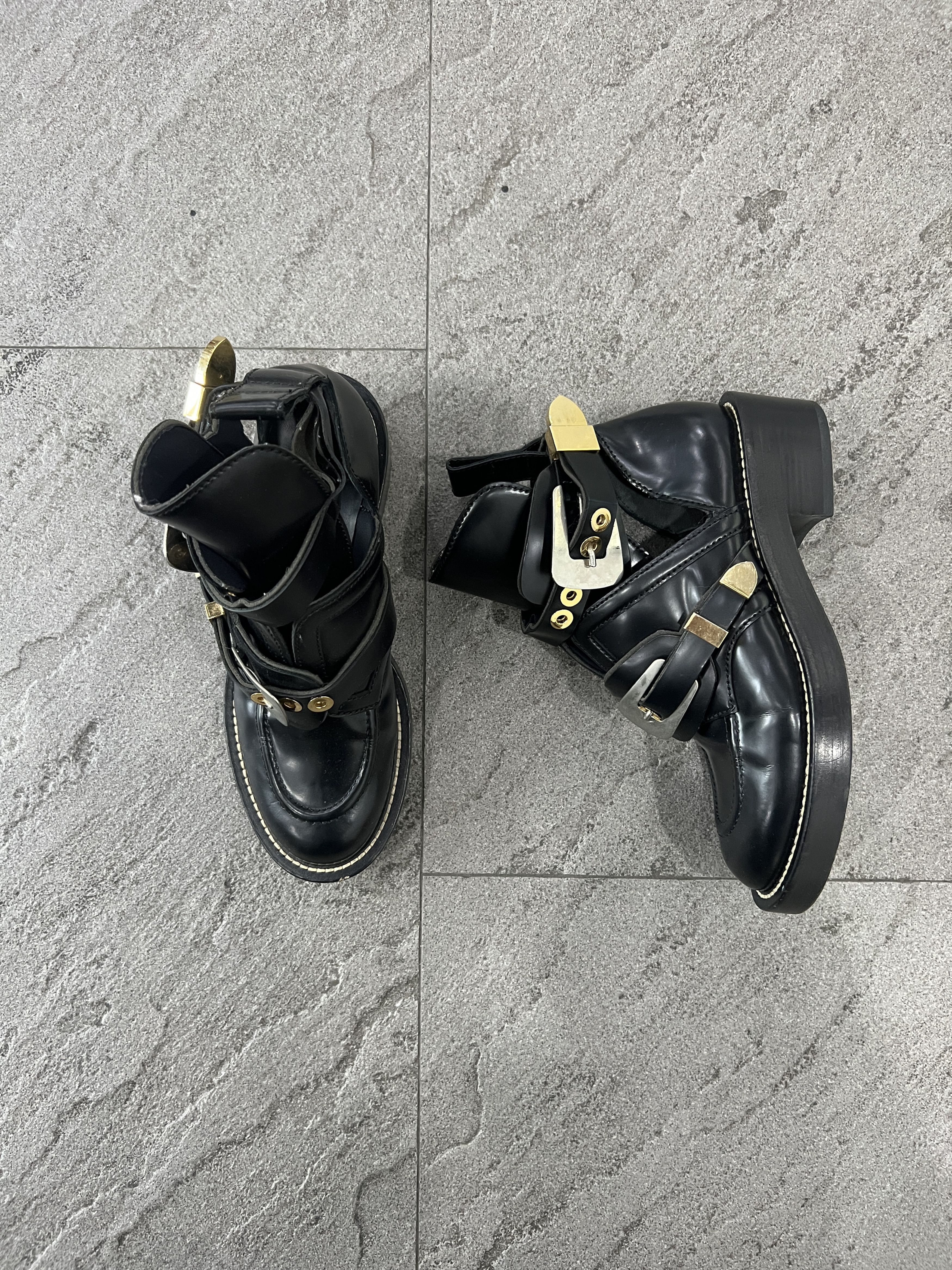 Balenciaga Balenciaga Ceinture Buckle Boots 37.5 Size US 7.5 / IT 37.5 - 1 Thumbnail