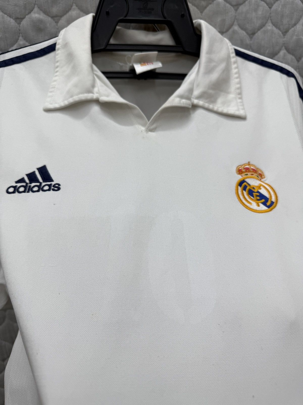 Vintage 🔥🔥🔥ARCHIVE VINTAGE ADIDAS REAL MADRID JERSEY Size US M / EU 48-50 / 2 - 12 Thumbnail