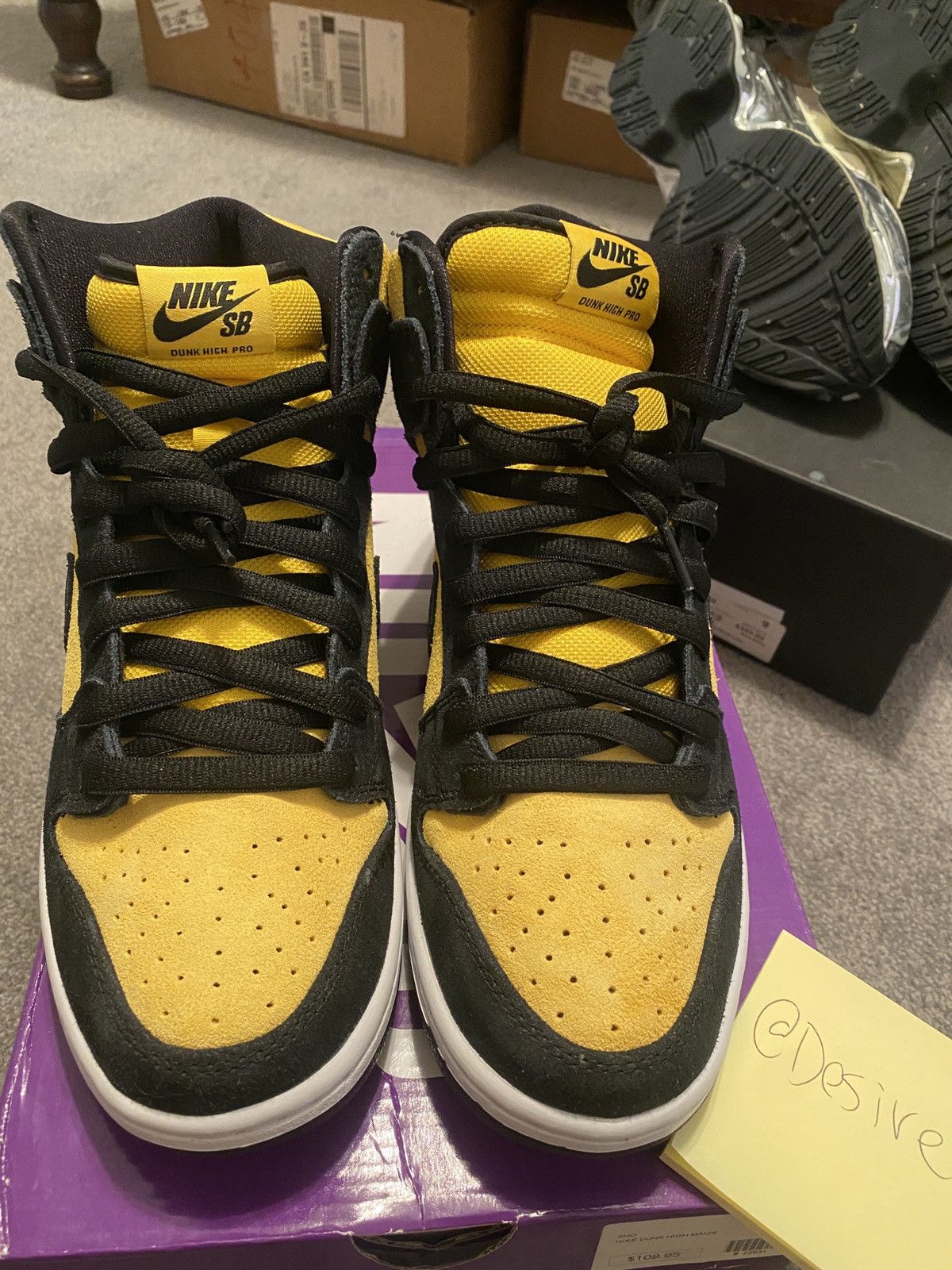 Nike Nike Dunk High Reverse Goldenrod size 9 DS never worn Size US 9 / EU 42 - 2 Thumbnail