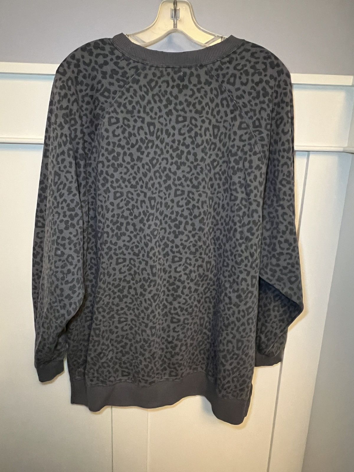 American Eagle Outfitters Vintage American Eagle cheetah print crewneck sweater Size US L / EU 52-54 / 3 - 2 Thumbnail