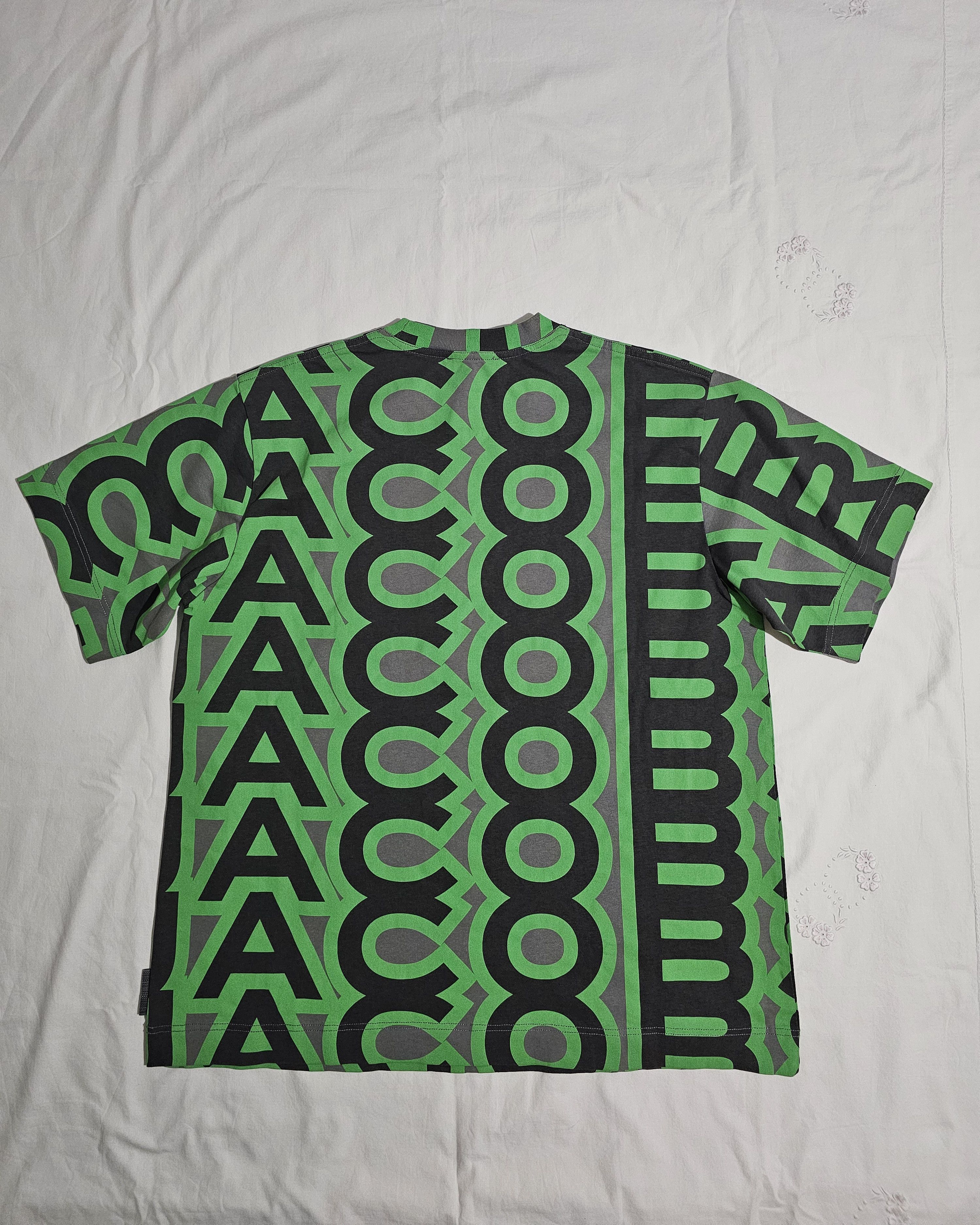 Marc Jacobs "Monogram big T-shirt" by Marc Jacobs - Only Size Size US M / EU 48-50 / 2 - 5 Thumbnail