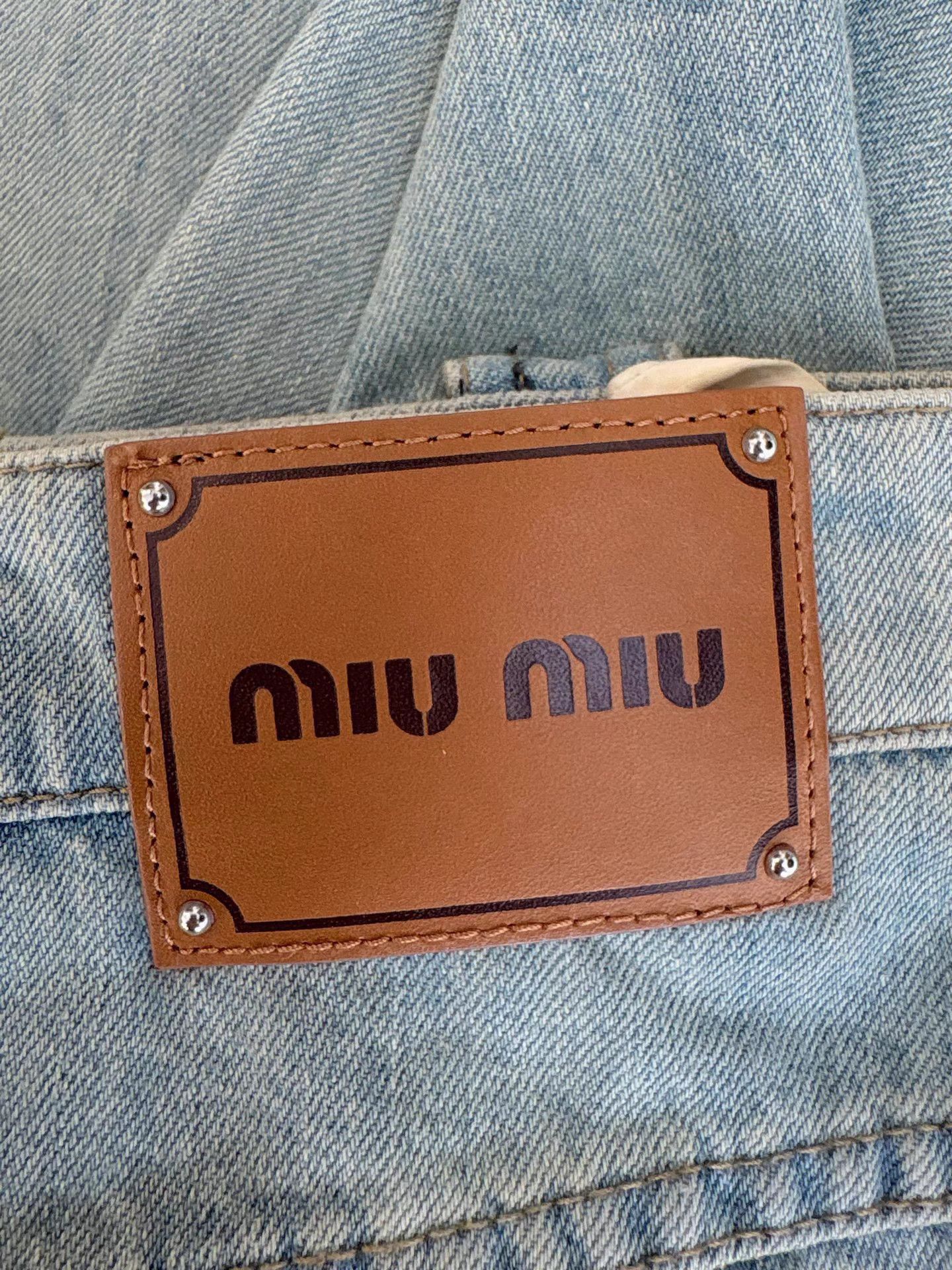 Miu Miu MIUMIU Back Leather Tag Wide-Leg Jeans K1 Size 26" / US 2 / IT 38 - 3 Thumbnail