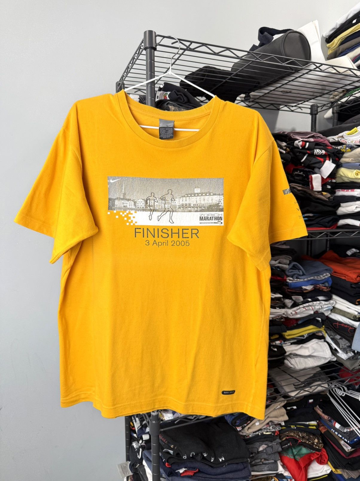 Nike 00’s Vintage Nike Marathon T Shirt Y2K Size US M / EU 48-50 / 2 - 1 Thumbnail