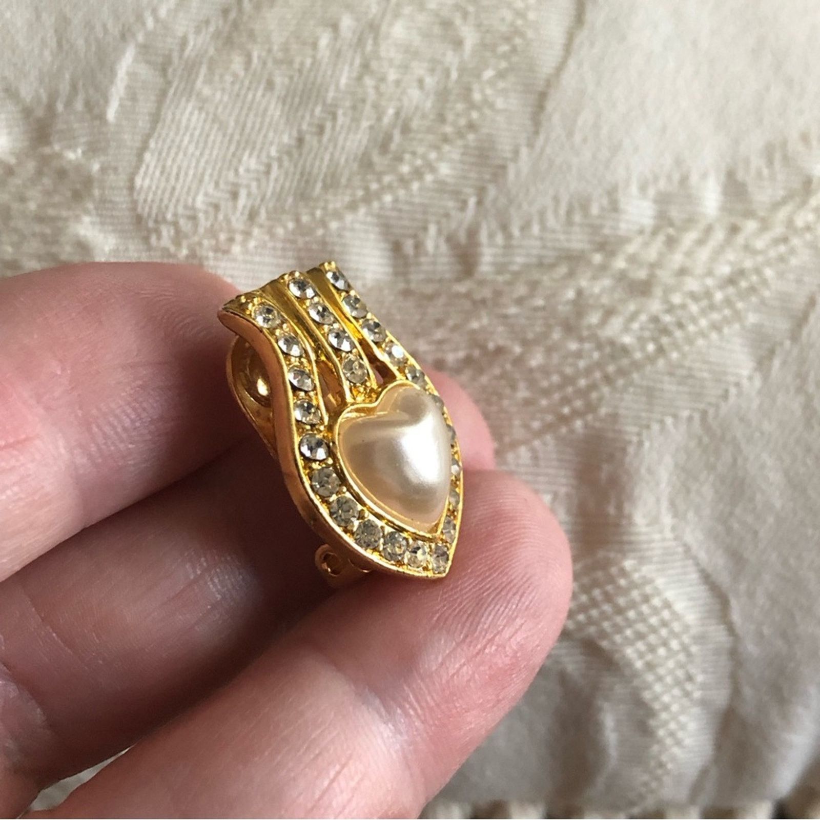 Vintage Vintage elegant cream heart rhinestone clip on earrings Size ONE SIZE - 5 Thumbnail