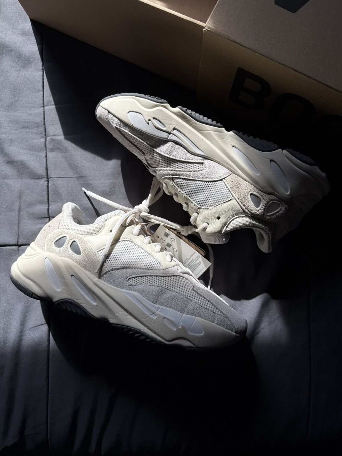 Adidas × Kanye West × Yeezy Adidas Yeezy Boost 700 Analog Size US 8.5 / EU 41-42 - 2 Thumbnail