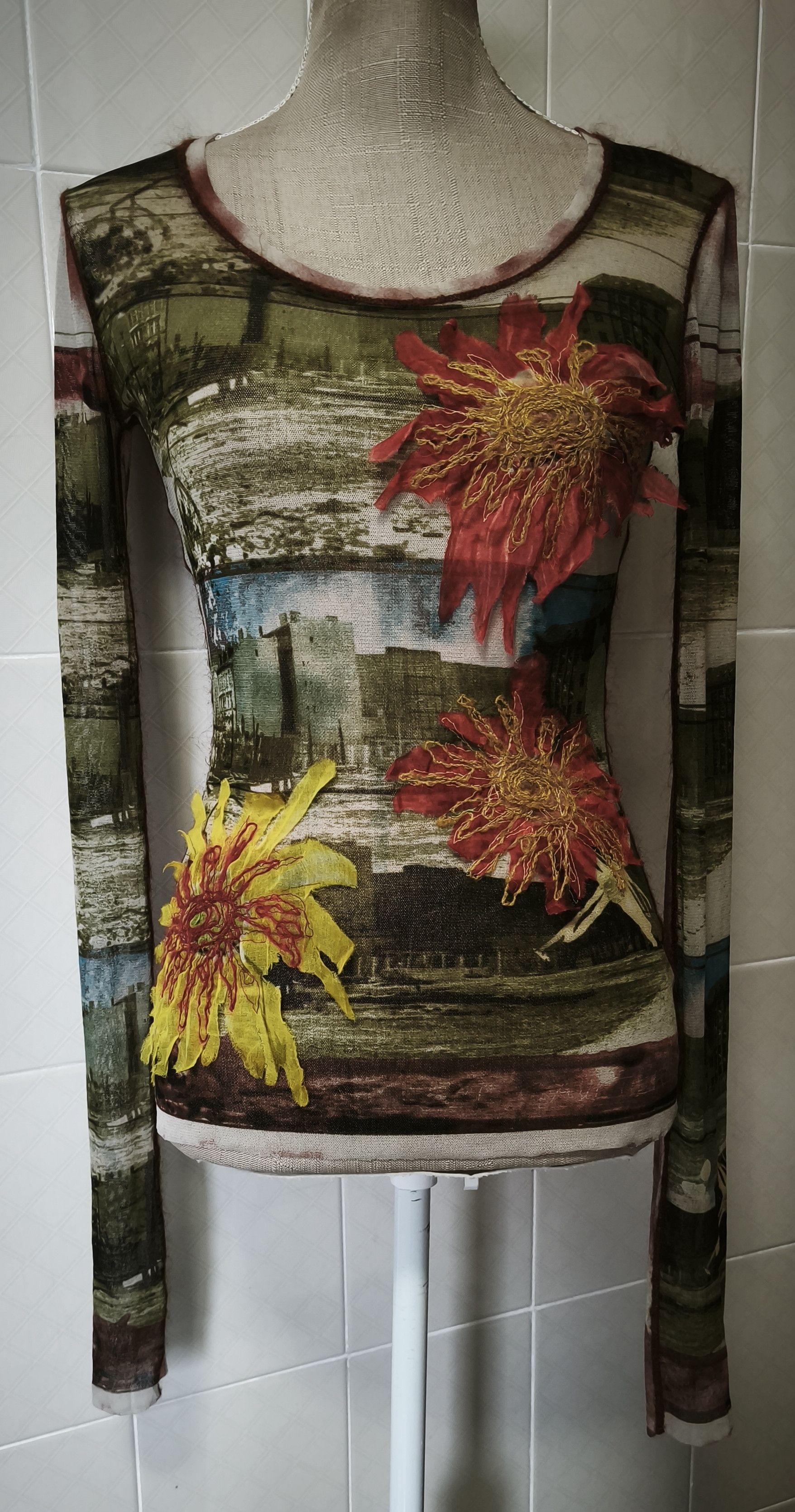 Jean Paul Gaultier 2002 - Old buildings photos print - mesh top Size M / US 6-8 / IT 42-44 - 1 Thumbnail