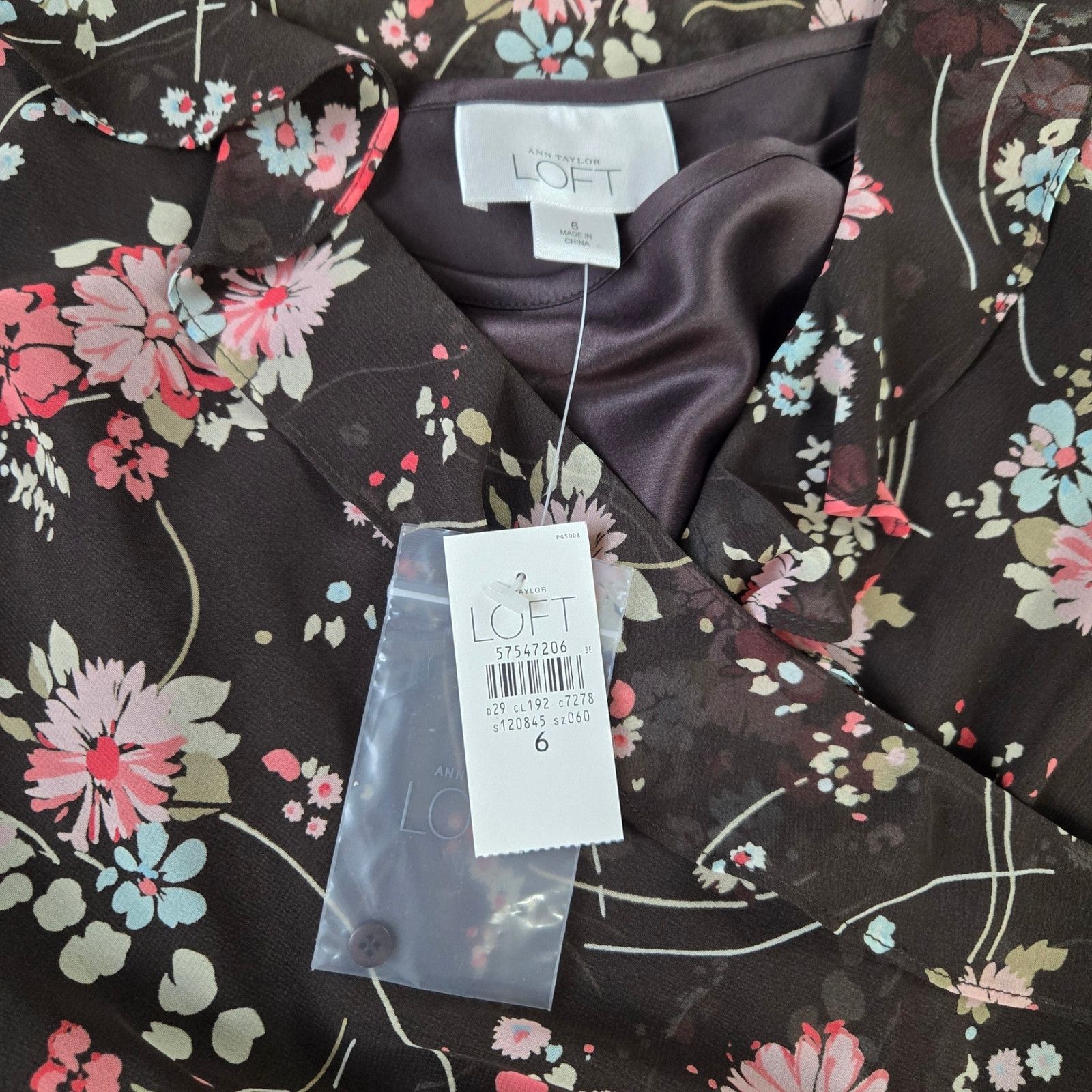Loft LOFT Brown Floral V Neck Wrap Blouse Size 6 Size M / US 6-8 / IT 42-44 - 7 Thumbnail