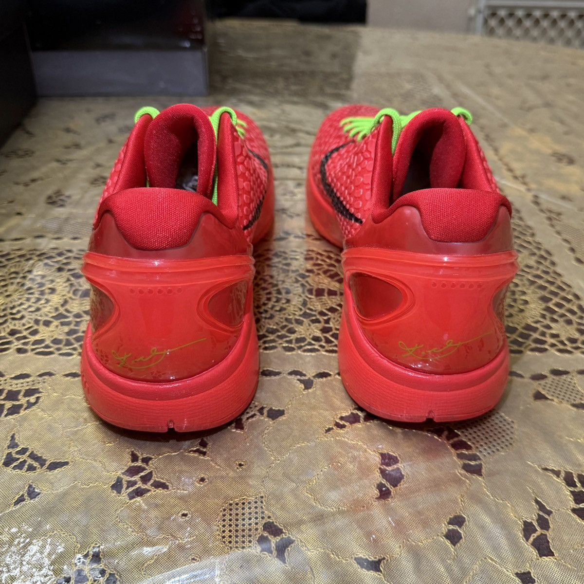 Nike retro protro kobe reverse grinch Size US 15 / EU 48 - 6 Thumbnail