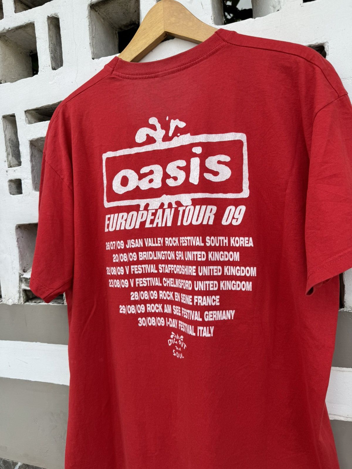 Band Tees Oasis Dig out your Soul European tour 09 Tshirt Size US L / EU 52-54 / 3 - 3 Thumbnail