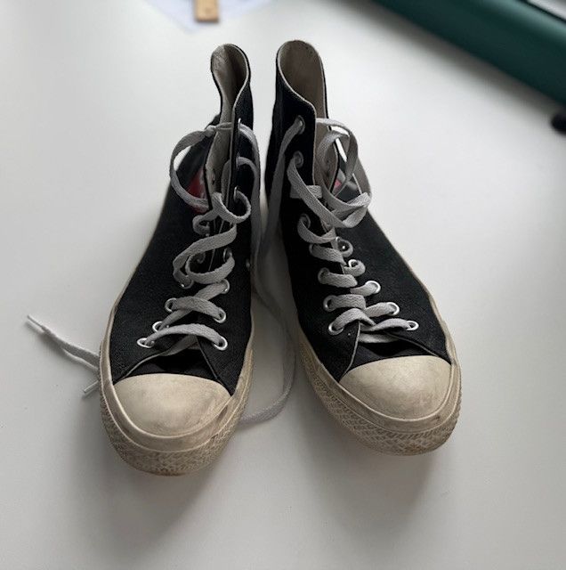Comme des Garcons Play Chuck Taylors Size US 9 / EU 42 - 2 Thumbnail