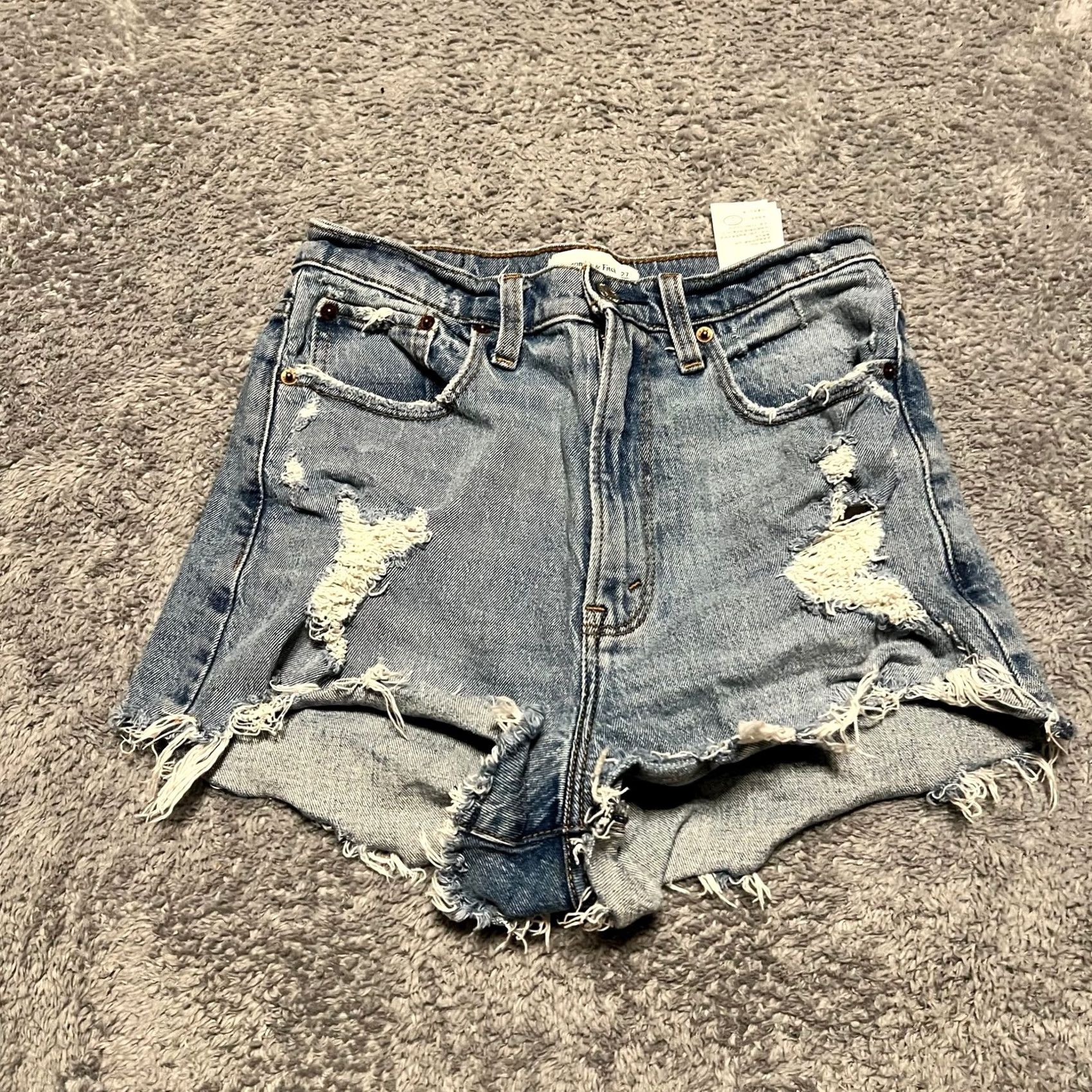Abercrombie & Fitch Abercrombie & Fitch Shorts Womens 27 Blue Jean High Rise Mom Curve Live Distressed Size 27" / US 4 / IT 40 - 2 Thumbnail