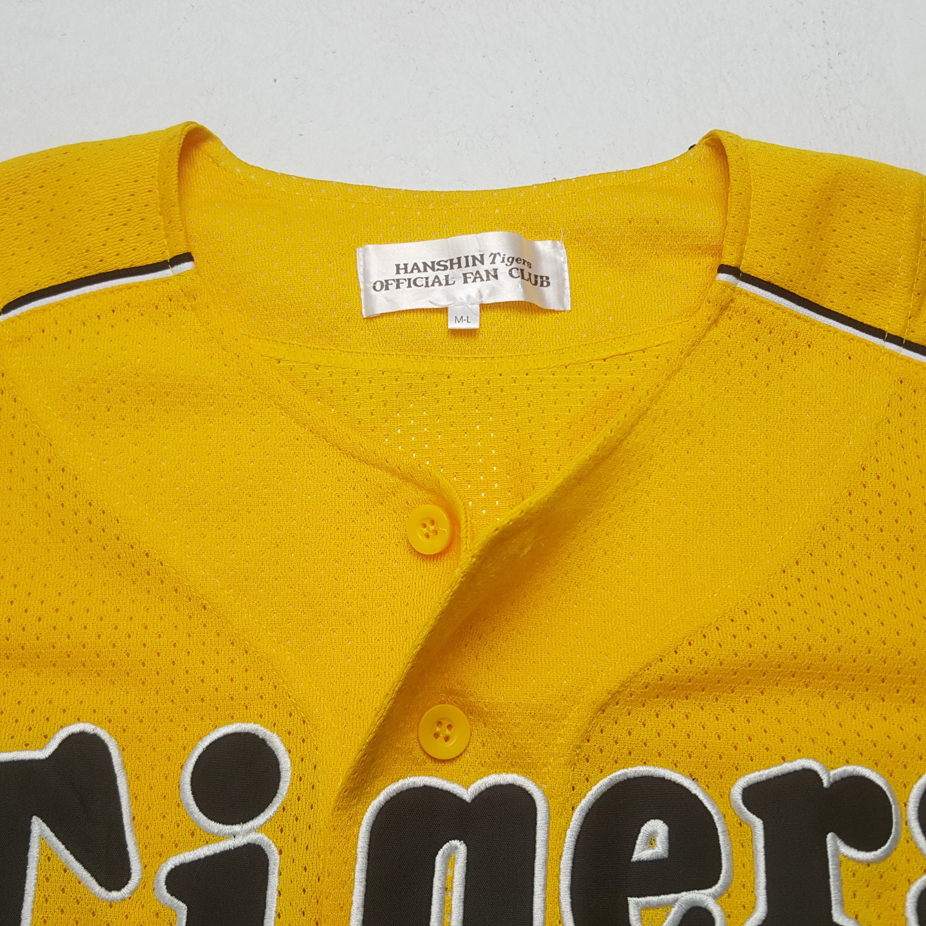 Japanese Brand × Vintage Vintage Mizuno x Hanshin Tigers Sport T-shirt Size US M / EU 48-50 / 2 - 5 Thumbnail