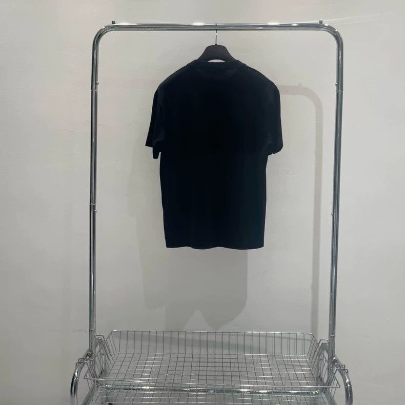 Louis Vuitton Louis Vuitton Pin embroidered short sleeve Size US S / EU 44-46 / 1 - 2 Thumbnail