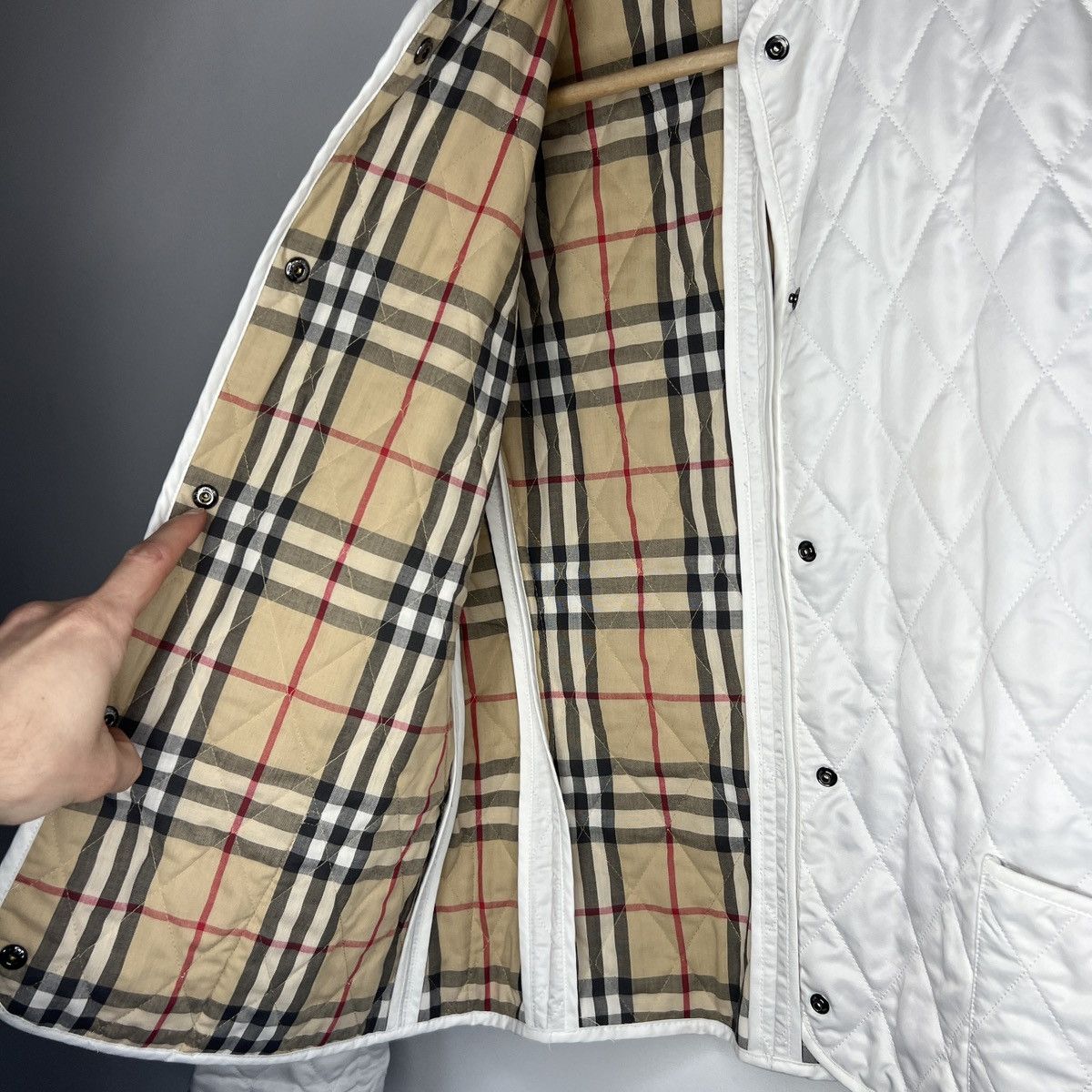 Burberry Burberry London White Puffer Jacket Quileted Nova Check Size S / US 4 / IT 40 - 6 Thumbnail