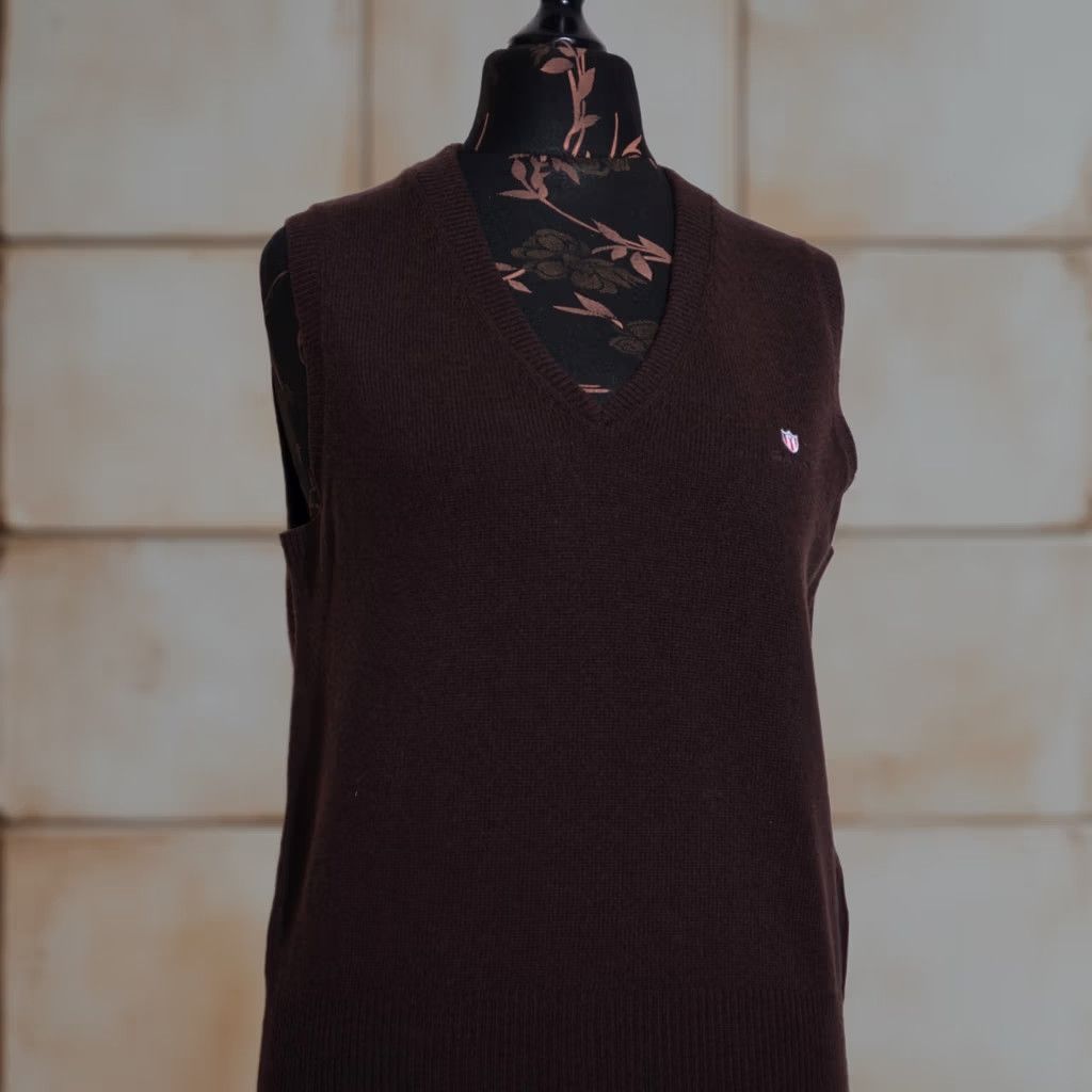 Gant GANT Women’s Sleeveless Wool Sweater Vest Brown V-Neck Knit Top XL Men—oops, there’s a mistake. Size XL / US 12-14 / IT 48-50 - 1 Thumbnail