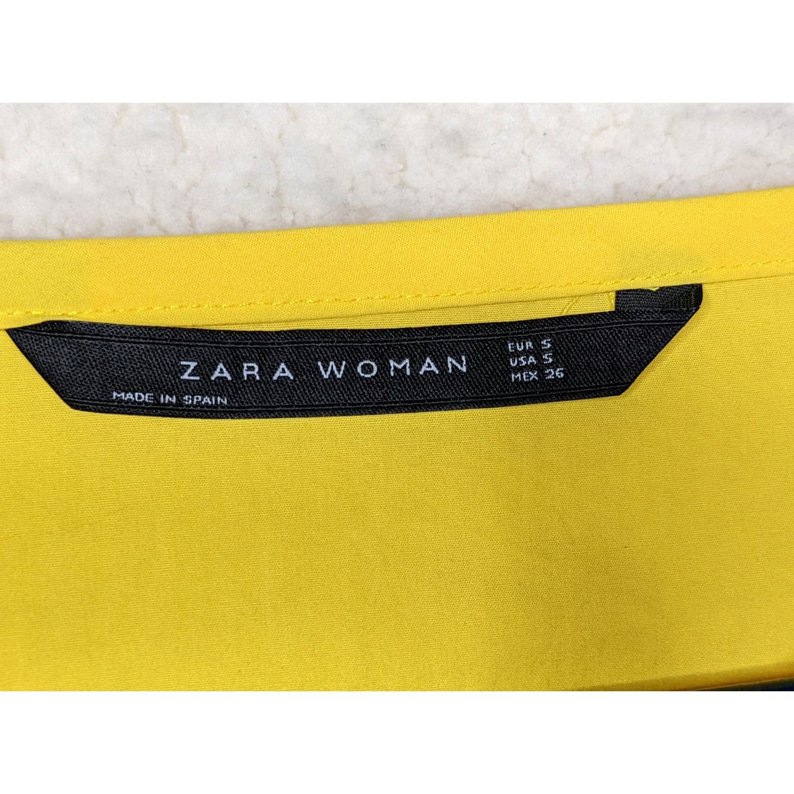 Zara Zara Blouse S Yellow Bell Sleeve Pullover Shirt Cotton Women Casual V-Neck Pullover Size S / US 4 / IT 40 - 6 Thumbnail