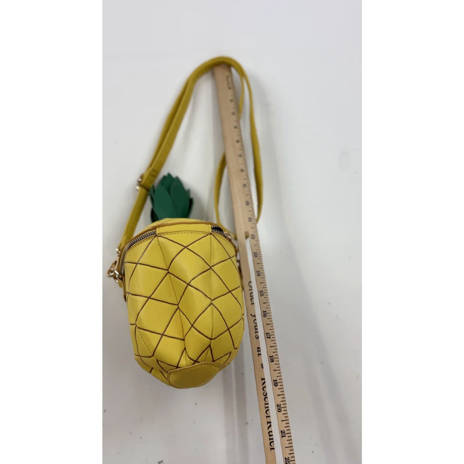 Mad Engine SpongeBob SquarePants Pineapple Crossbody Bag Womens Yellow Nickelodeon Size 28" / US 6 / IT 42 - 6 Thumbnail