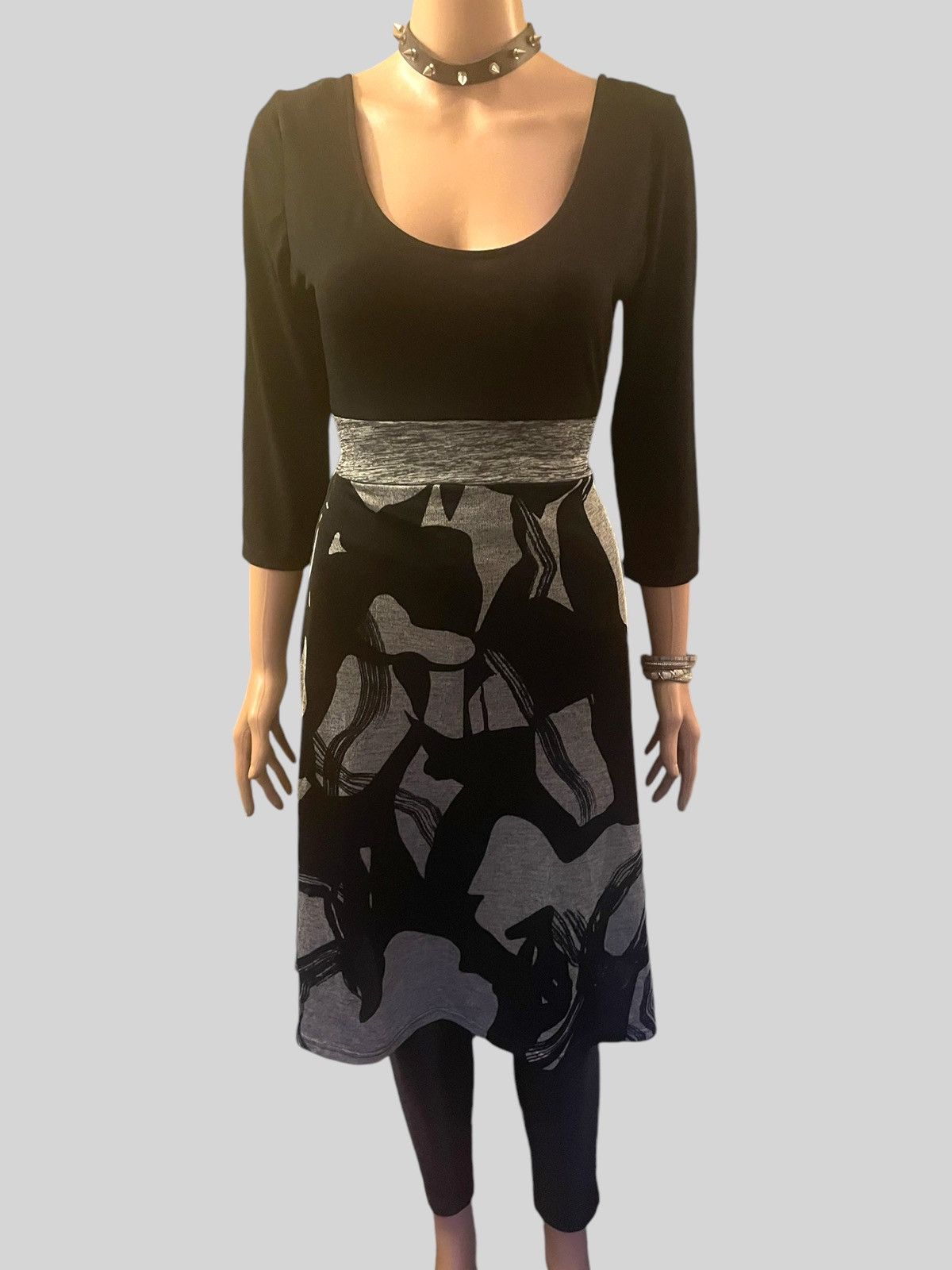 Vintage Vintage Black Dress Vintage 90s Grey black abstract print M Size M / US 6-8 / IT 42-44 - 1 Thumbnail
