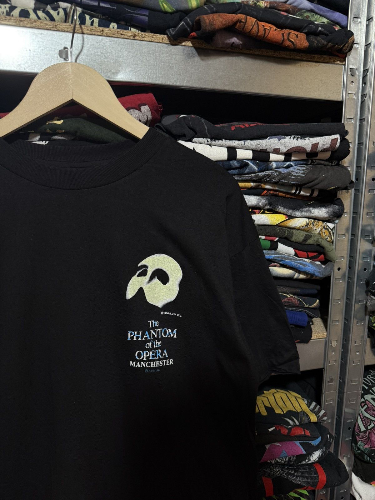 Vintage Vintage 1988 Phantom Of The Opera Horror Retro T-Shirt Size US XL / EU 56 / 4 - 3 Thumbnail