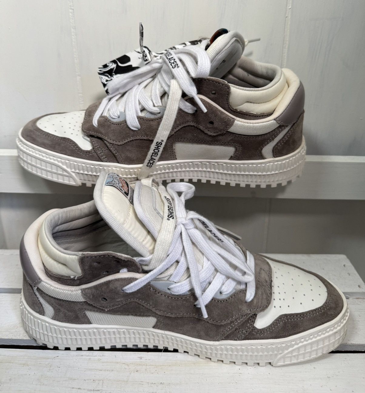 Off-White Off-White Off-Court 3.0 Floating Arrow White Grey tried on Size US 9 / IT 39 - 2 Thumbnail