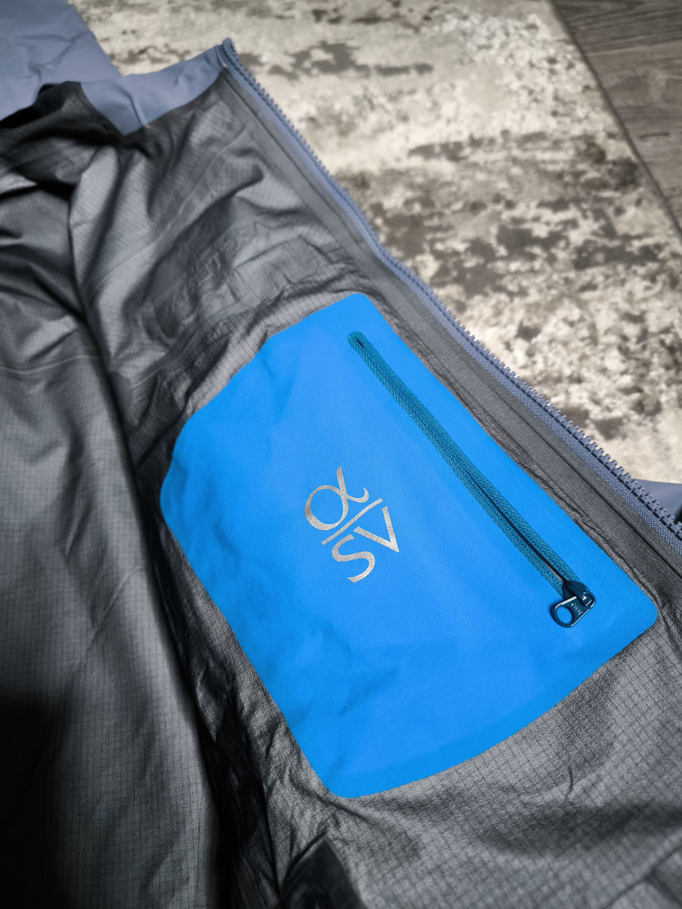 Arc'teryx Men's Arcteryx Alpha SV GORETEX PRO Jacket Size S Arc'teryx Size US S / EU 44-46 / 1 - 16 Thumbnail