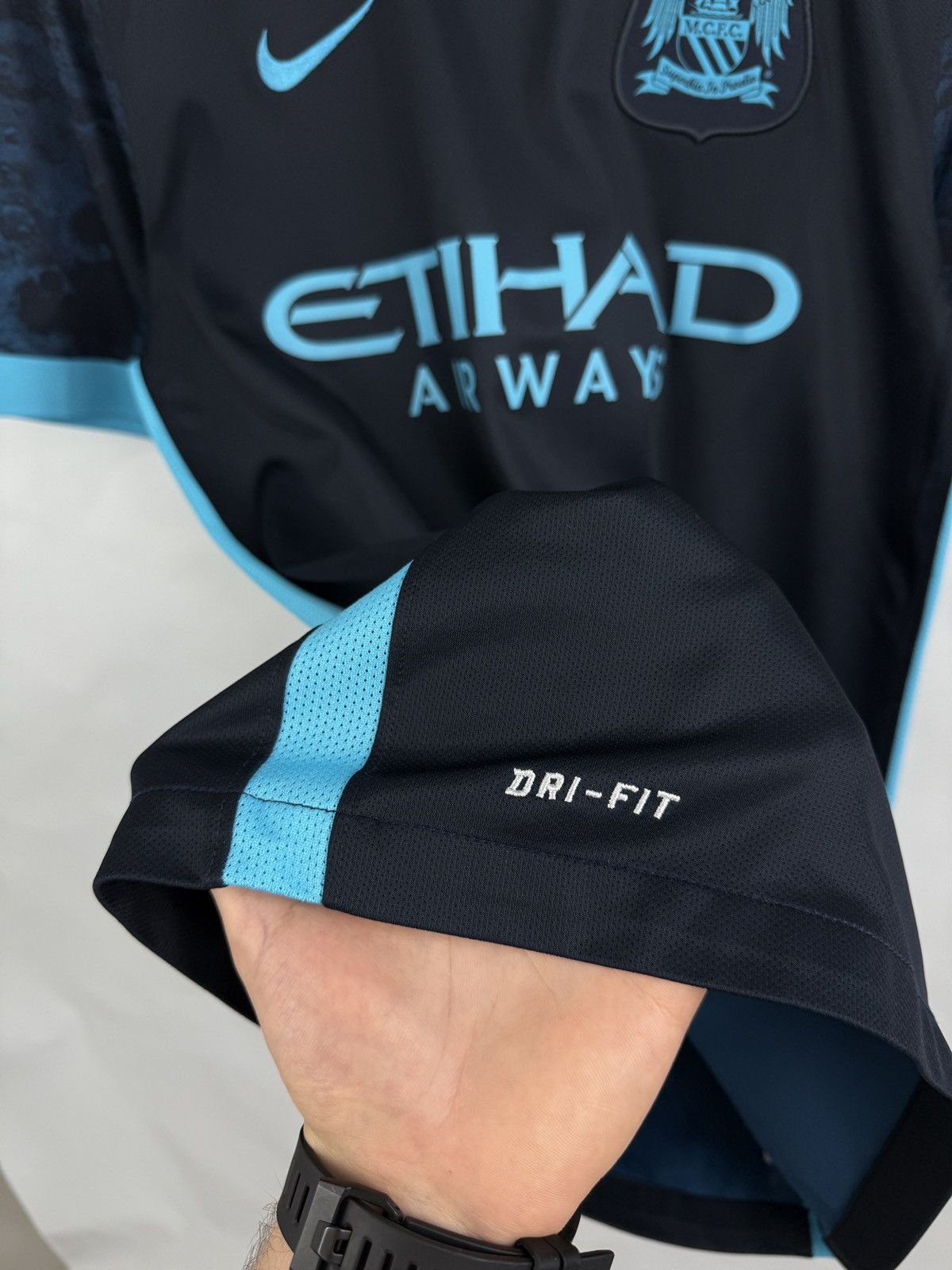 Nike 🏴󠁧󠁢󠁥󠁮󠁧󠁿 Y2K Manchester City 2015-2016 Away Soccer Jersey Etihad Size US S / EU 44-46 / 1 - 6 Thumbnail
