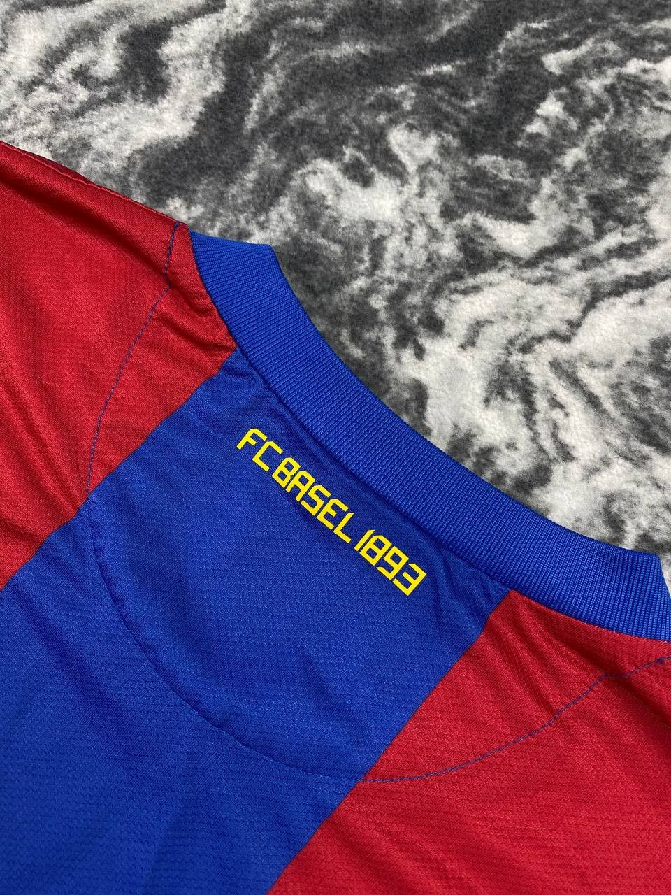Nike Nike FC Basel 2011 2012 Home Football Shirt Soccer Jersey Size US L / EU 52-54 / 3 - 13 Thumbnail