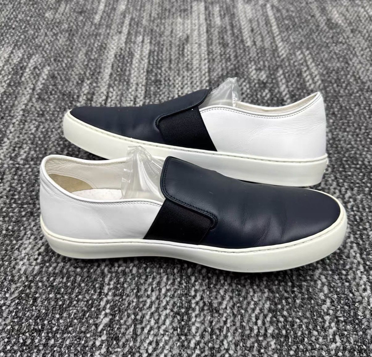 Chanel Chanel Blue & White Colorblock Slip-On Sneakers J42 Size US 7.5 / IT 37.5 - 5 Thumbnail