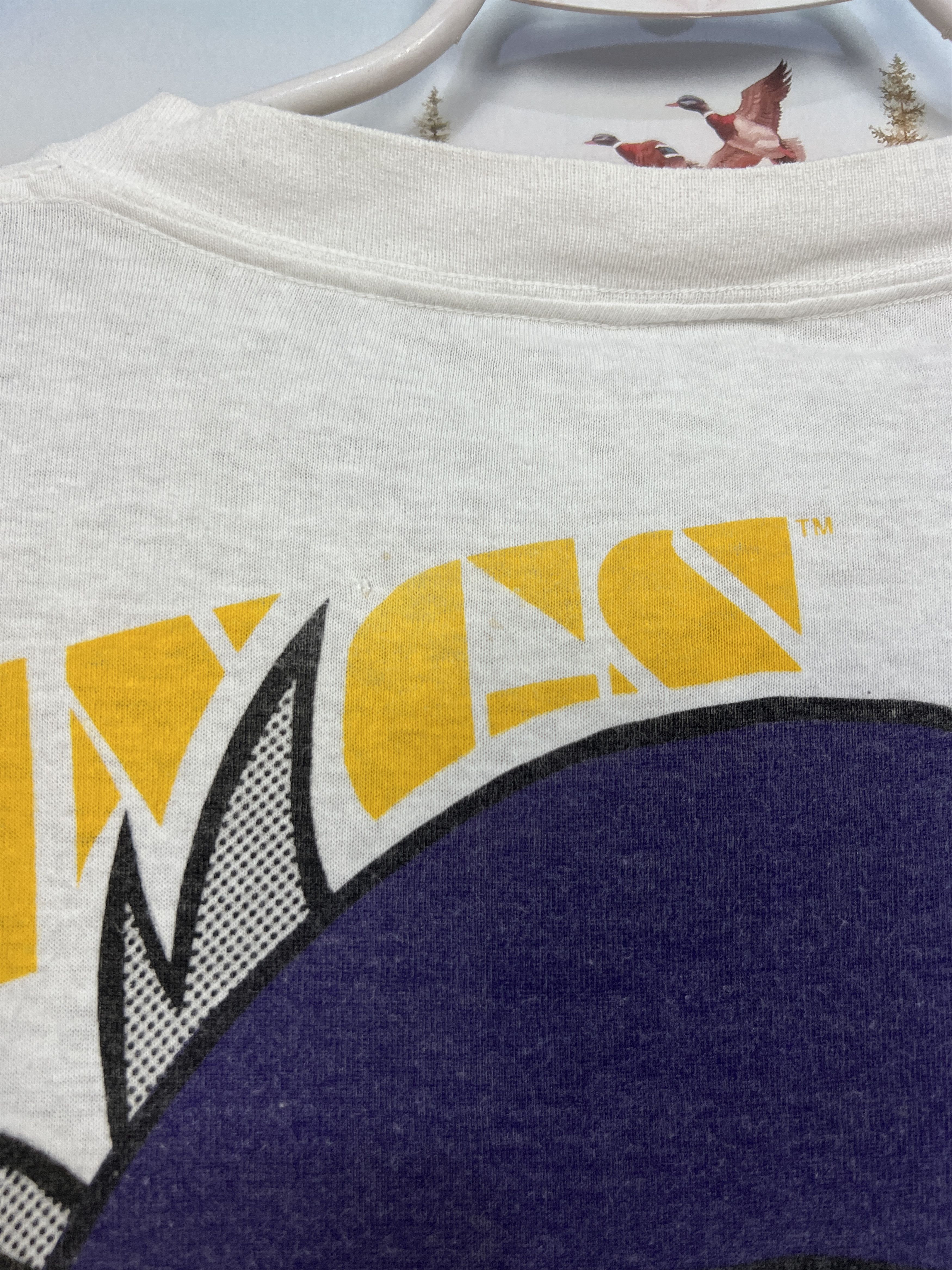 Vintage Vintage RARE Minnesota Vikings Taz All Over Print NFL Shirt Size US XXL / EU 58 / 5 - 16 Thumbnail