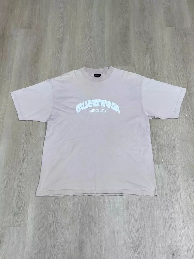 Balenciaga Balenciaga Embroidered logo powder short sleeves Size US S / EU 44-46 / 1 - 1 Thumbnail
