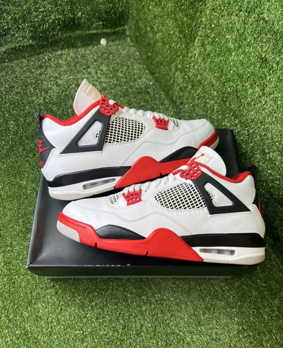 image of Jordan Nike Jordan 4 Fire Red OG Shoes in White, Men's (Size 12)