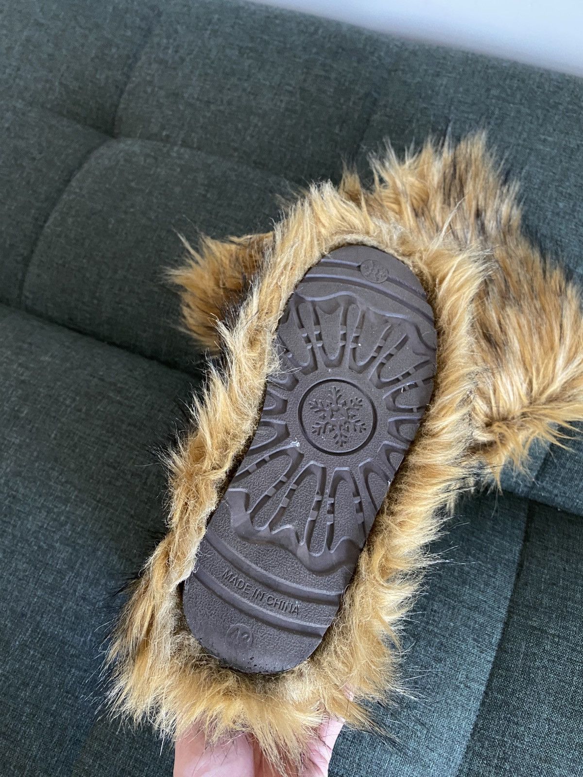 If Six Was Nine Vintage Faux Fur Fuzzy Boots Full Mohair Avant Garde Y2K Size US 9.5 / EU 42-43 - 8 Thumbnail