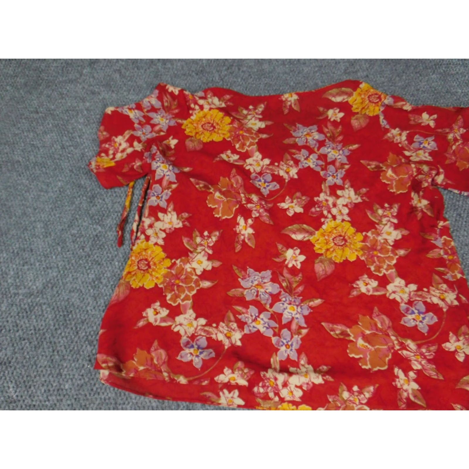 Vintage Ashley Stewart Blouse Womens 18W Plus Red Floral Cap Sleeve Crew Neck Pullover Button Short Sleeve Casual Polyester Rayon Stretch Vintage No Size XXL / US 16-18 / IT 52-54 - 6 Thumbnail