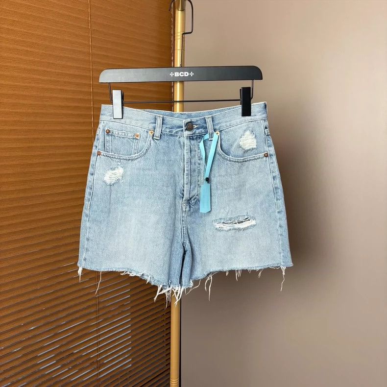 Gucci Gucci Washed and destroyed denim shorts 2502-Nextarrow Size US 28 / EU 44 - 2 Thumbnail