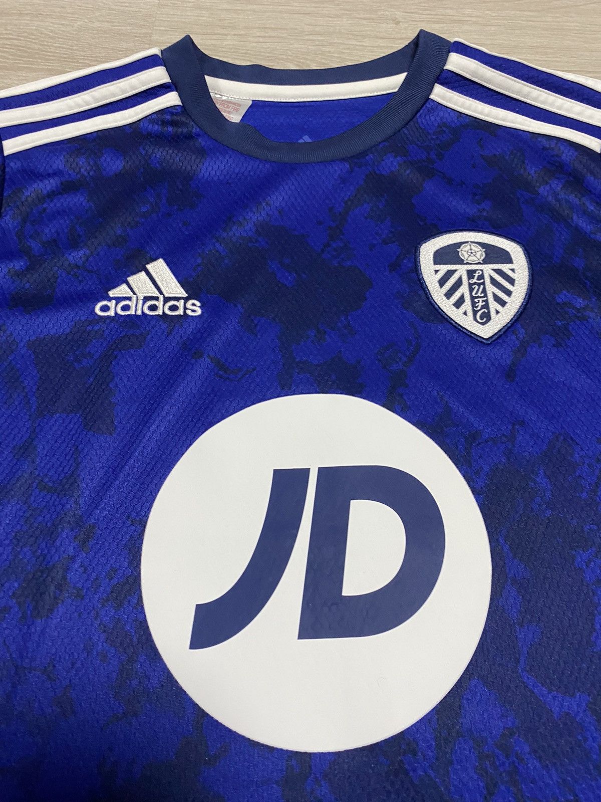 Adidas Leeds United Youth 13 - 14 Years 2021/2022 Jersey Football Size US XS / EU 42 / 0 - 4 Thumbnail