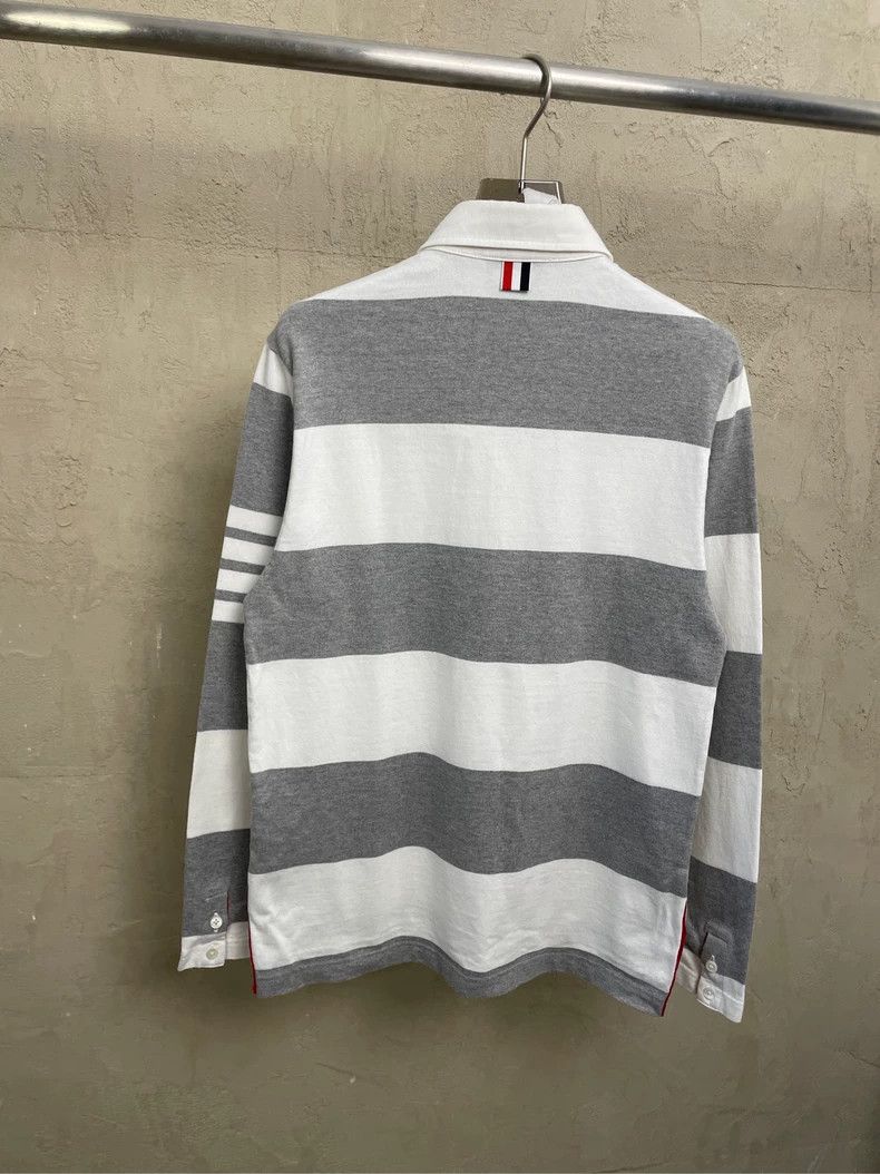 Thom Browne Thom browne Gray and white striped arm four-striped polo co Size US S / EU 44-46 / 1 - 2 Thumbnail