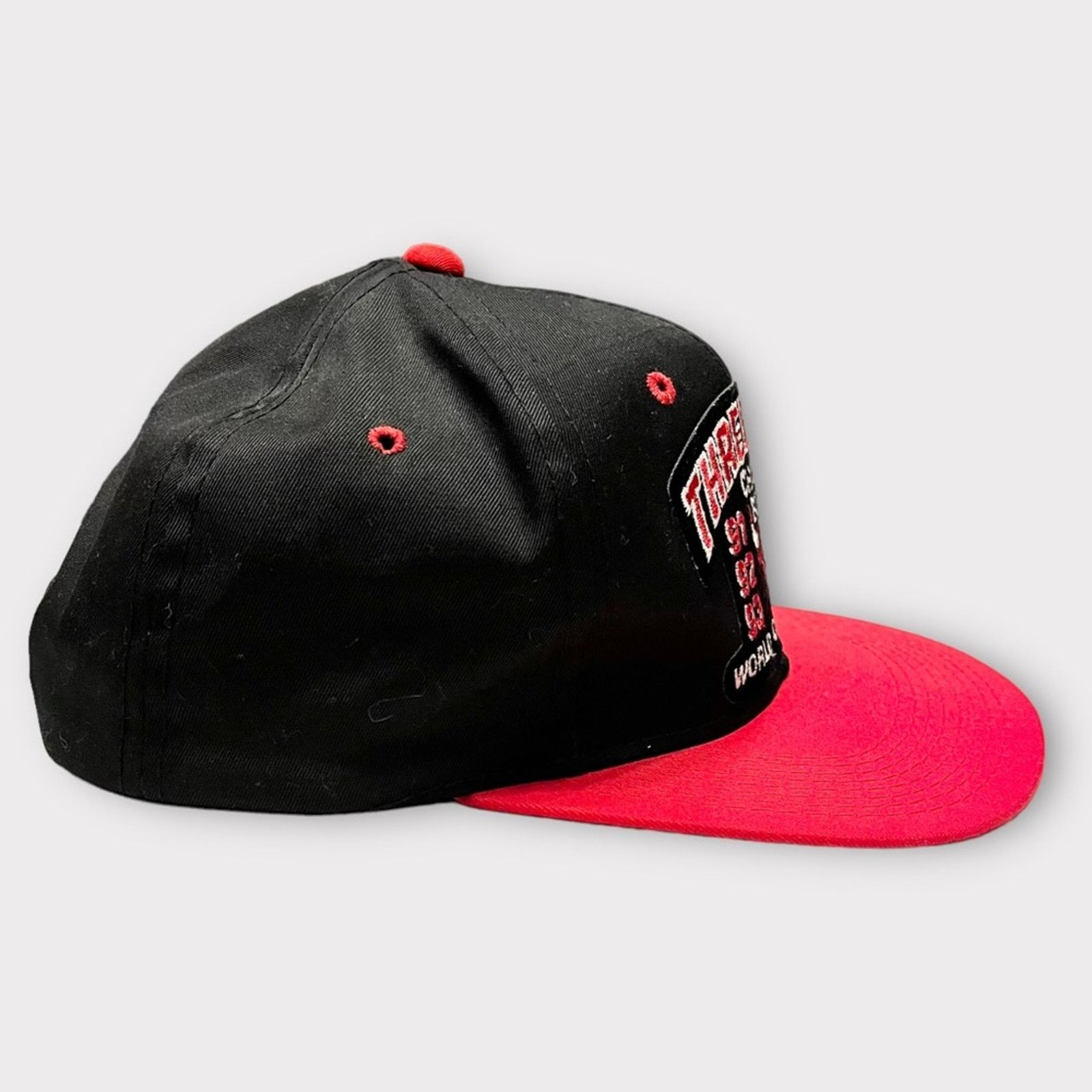 Other VINTAGE NBA Chicago Bulls Three-Peat World Championship hat Size ONE SIZE - 4 Thumbnail