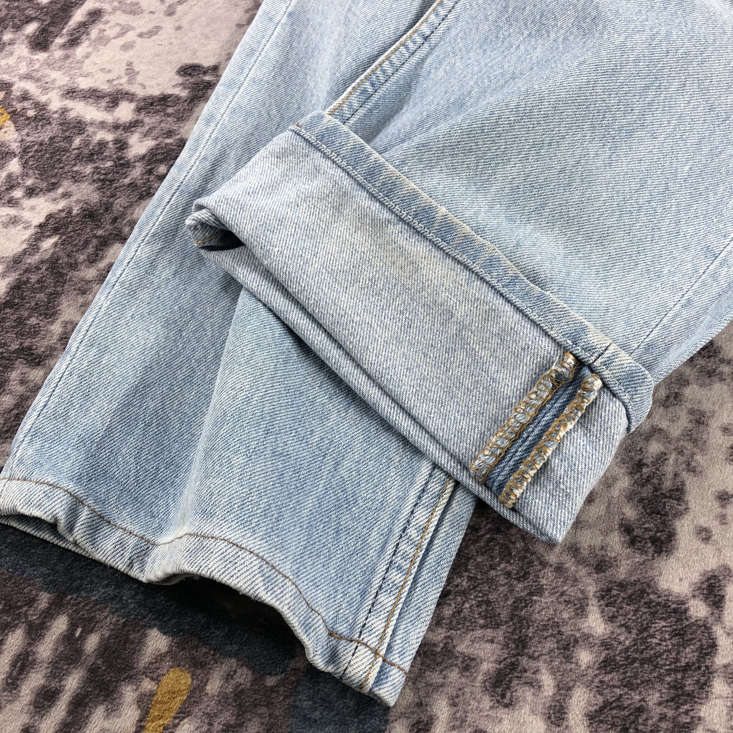 Levi's 90s Vintage Light Wash Levis 501 Jeans-JM2773 Size US 31 - 9 Thumbnail