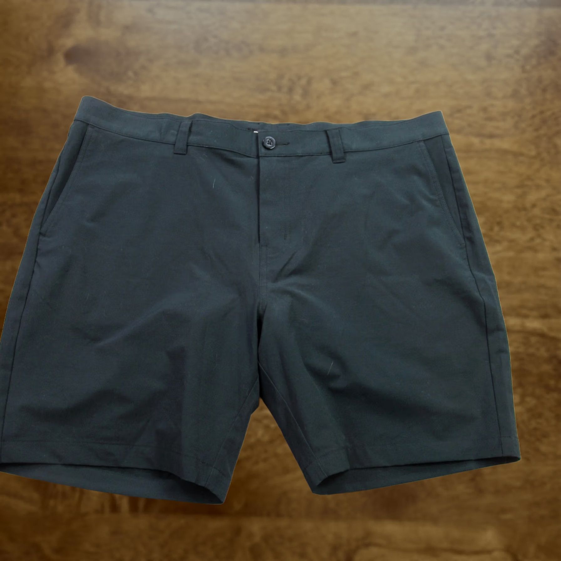 TravisMathew Travis Mathew Shorts Mens 42 Pockets Button Lightweight Outdoors Black Chino Size US 42 / EU 58 - 1 Thumbnail