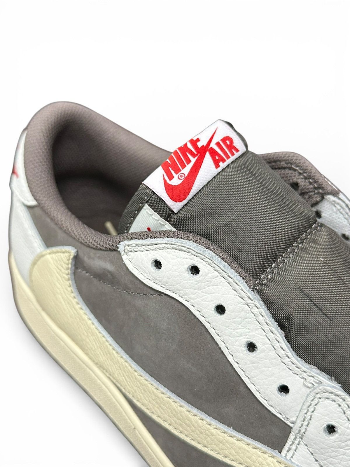 Jordan Brand × Travis Scott Air Jordan 1 Retro Low "REVERSE MOCHA" - Size 13 New Size US 13 / EU 46 - 6 Thumbnail